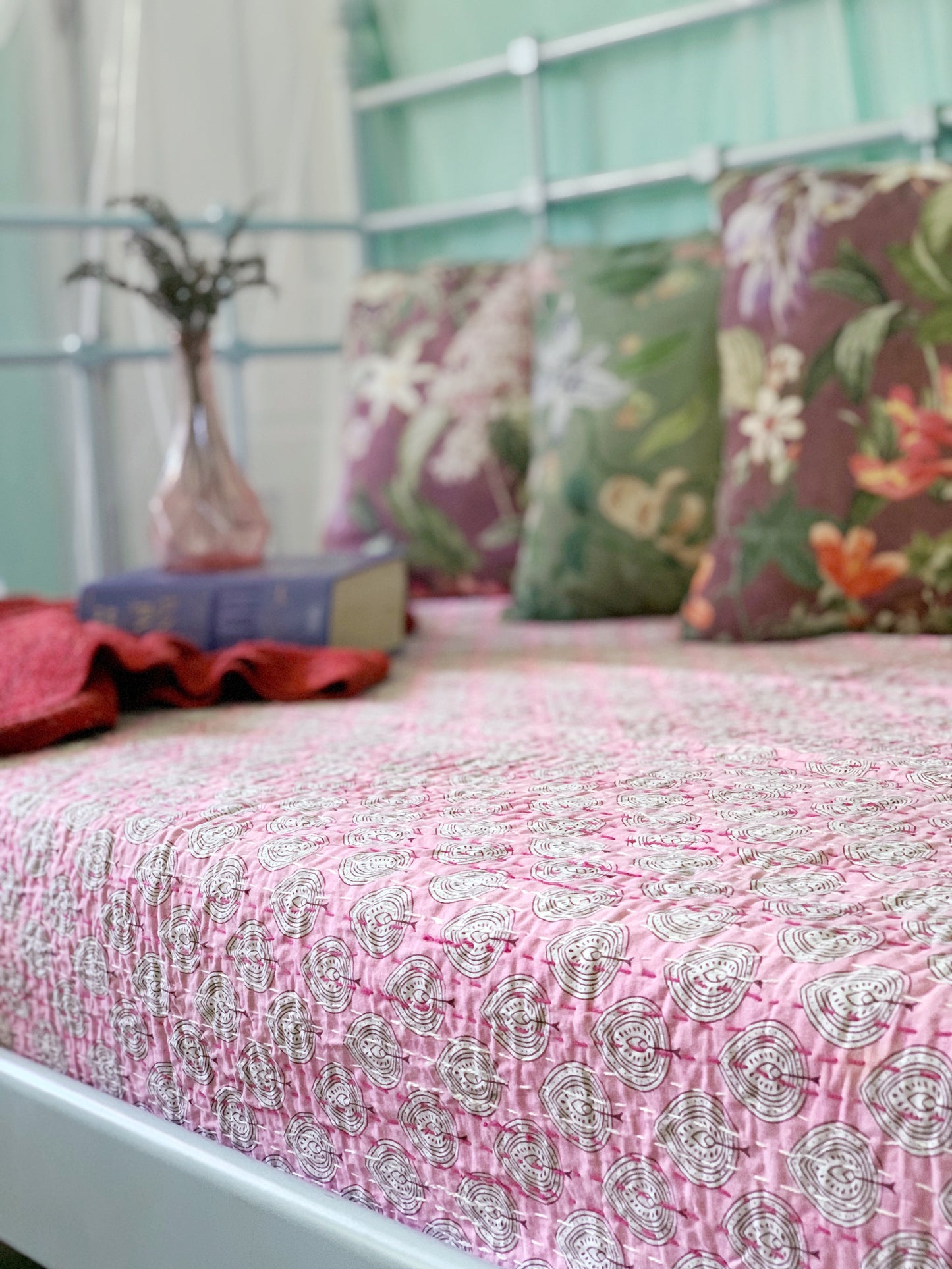 Kantha algodón 100% estampado artesanal block print India · Plaid · Colcha verano · Cubre sofá hindú · Hojas rosa blanco