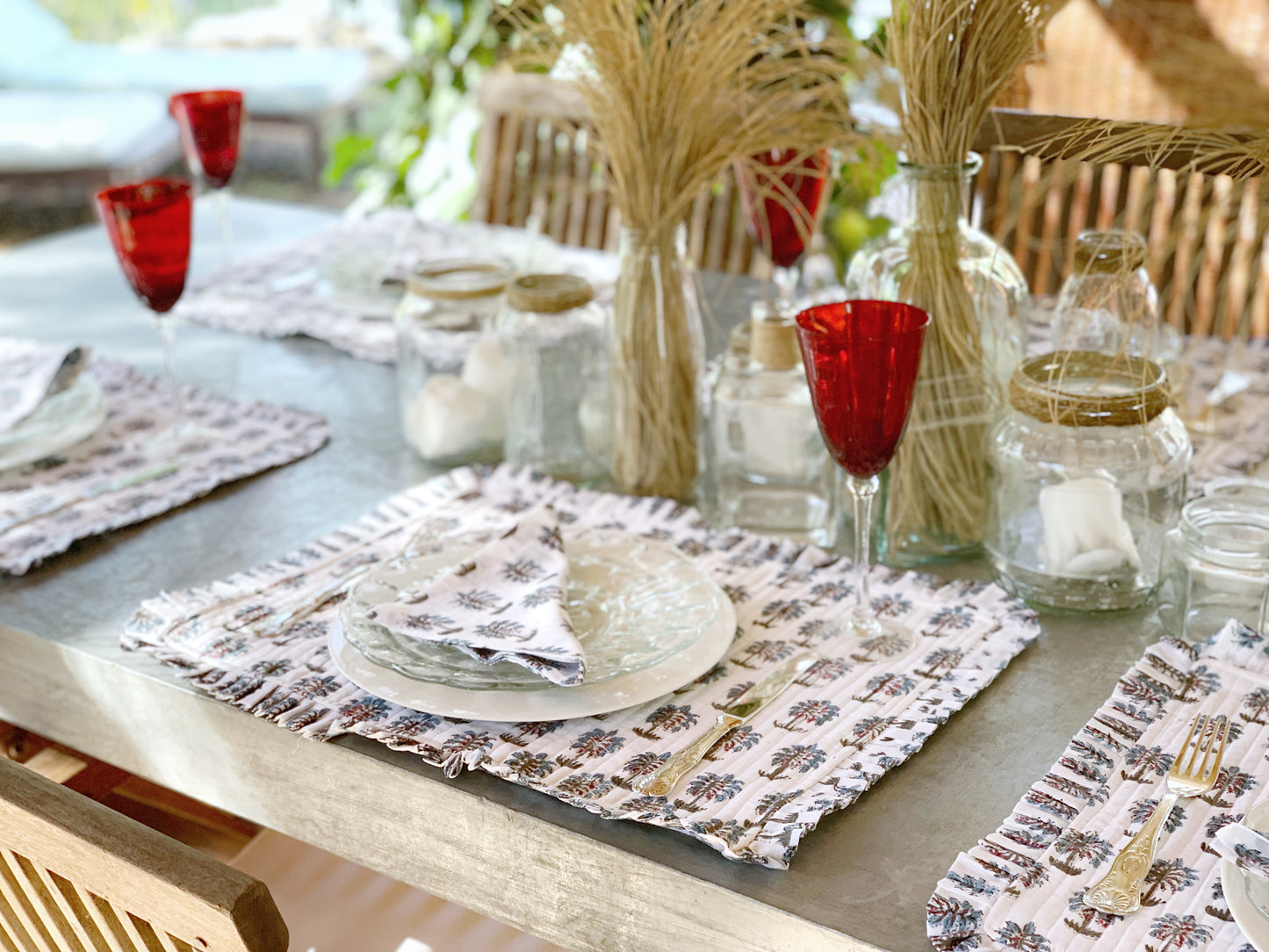 Padded rectangular placemat with ruffle plus napkins Pure cotton block print in India Set of 2 Palm trees