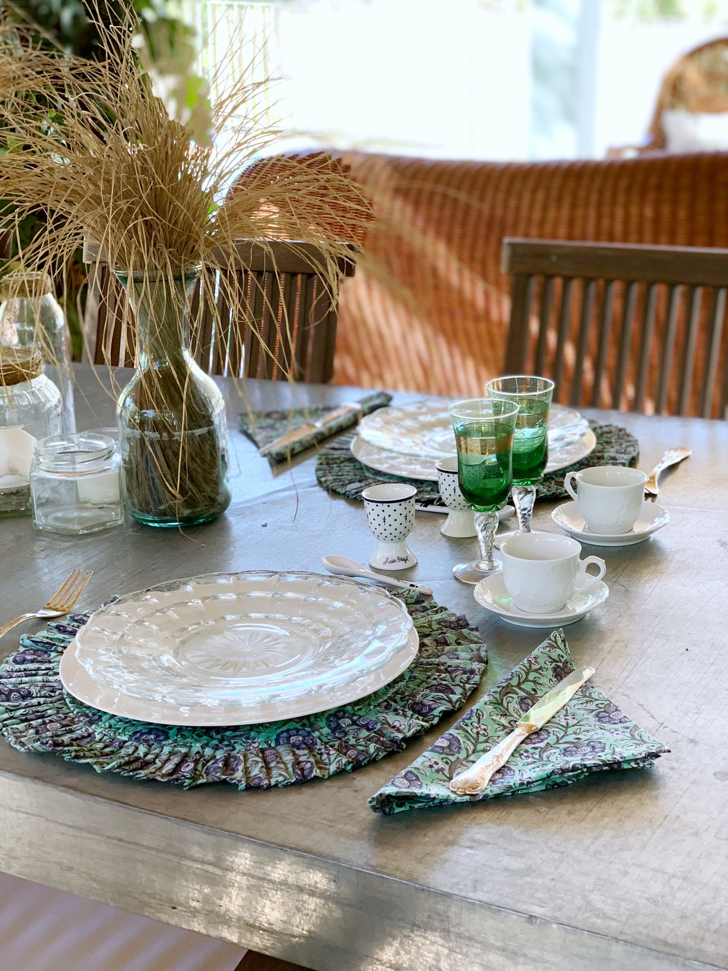 Round quilted placemat with ruffle plus napkins Pure cotton block print in India Set of 2 Green flowers