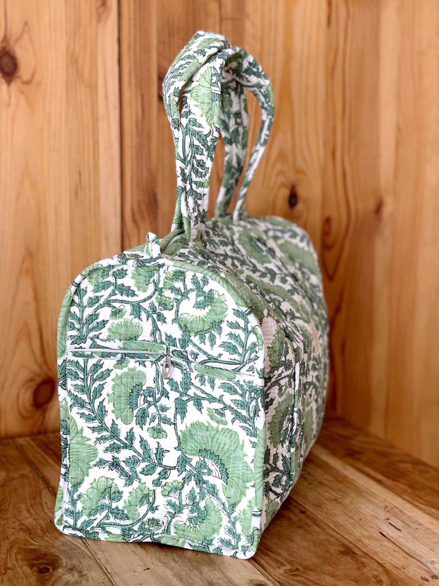 Bolsa viaje fin de semana gimnasio acolchada · Algodón puro estampado block print en India · Bolso bebé enguatado boho hindú · Flores verde