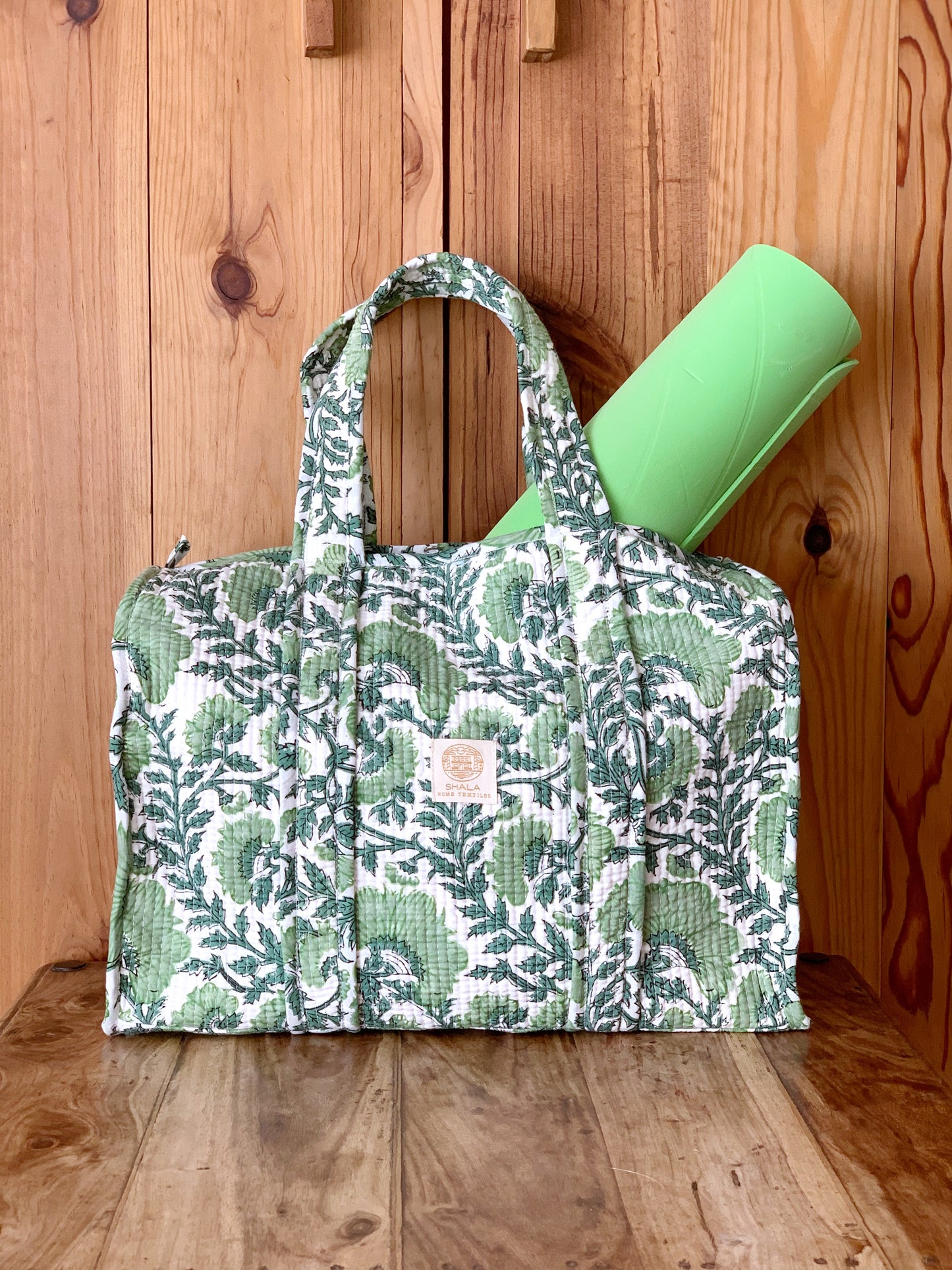 Bolsa viaje fin de semana gimnasio acolchada · Algodón puro estampado block print en India · Bolso bebé enguatado boho hindú · Flores verde
