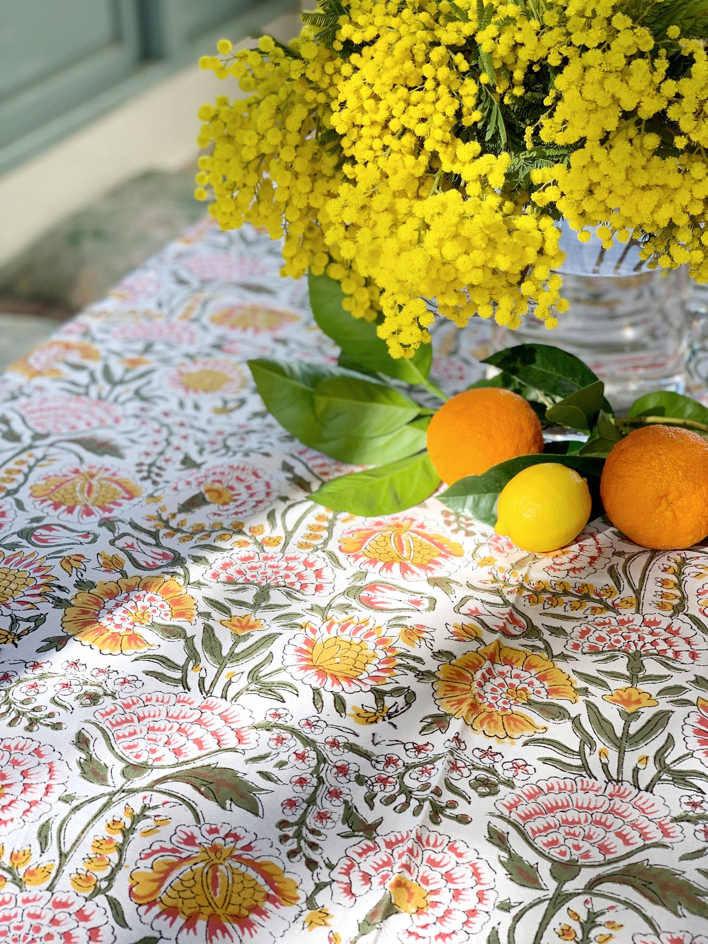 Mantel algodón puro estampado block print artesanal en India · Seis comensales · Mantel boho chic 100% algodón hindú · Blanco flor amarillo
