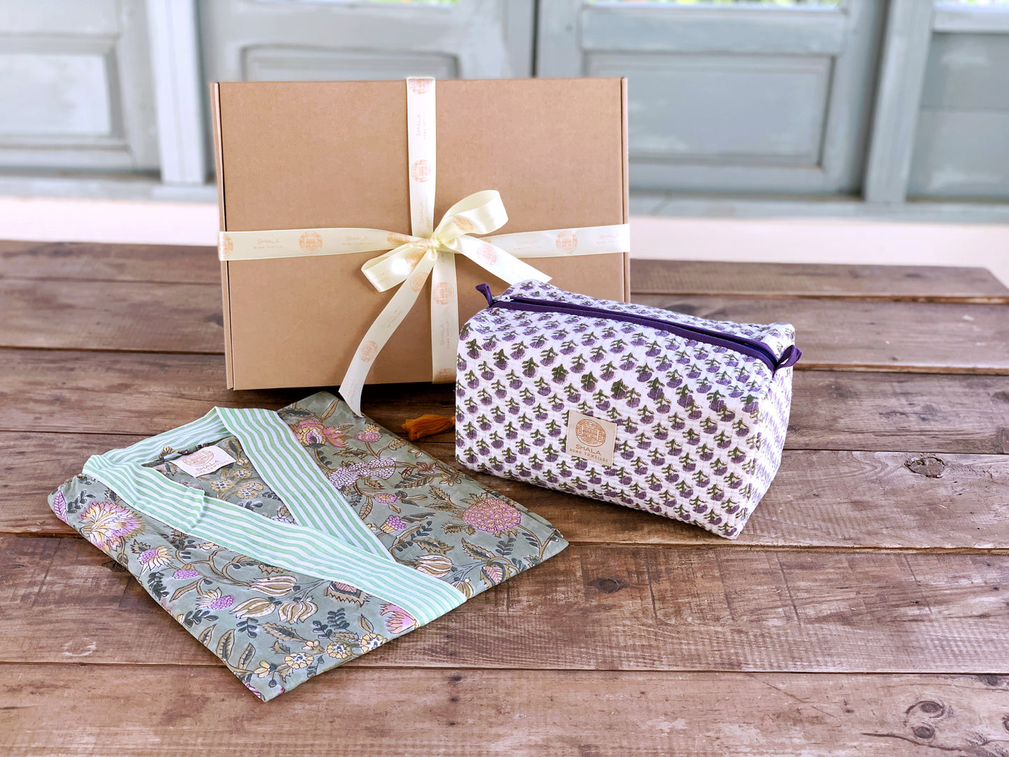 SET regalo · Bata kimono y bolsa de aseo juego · Algodón 100% puro estampado block print artesanal en India · Verde morado