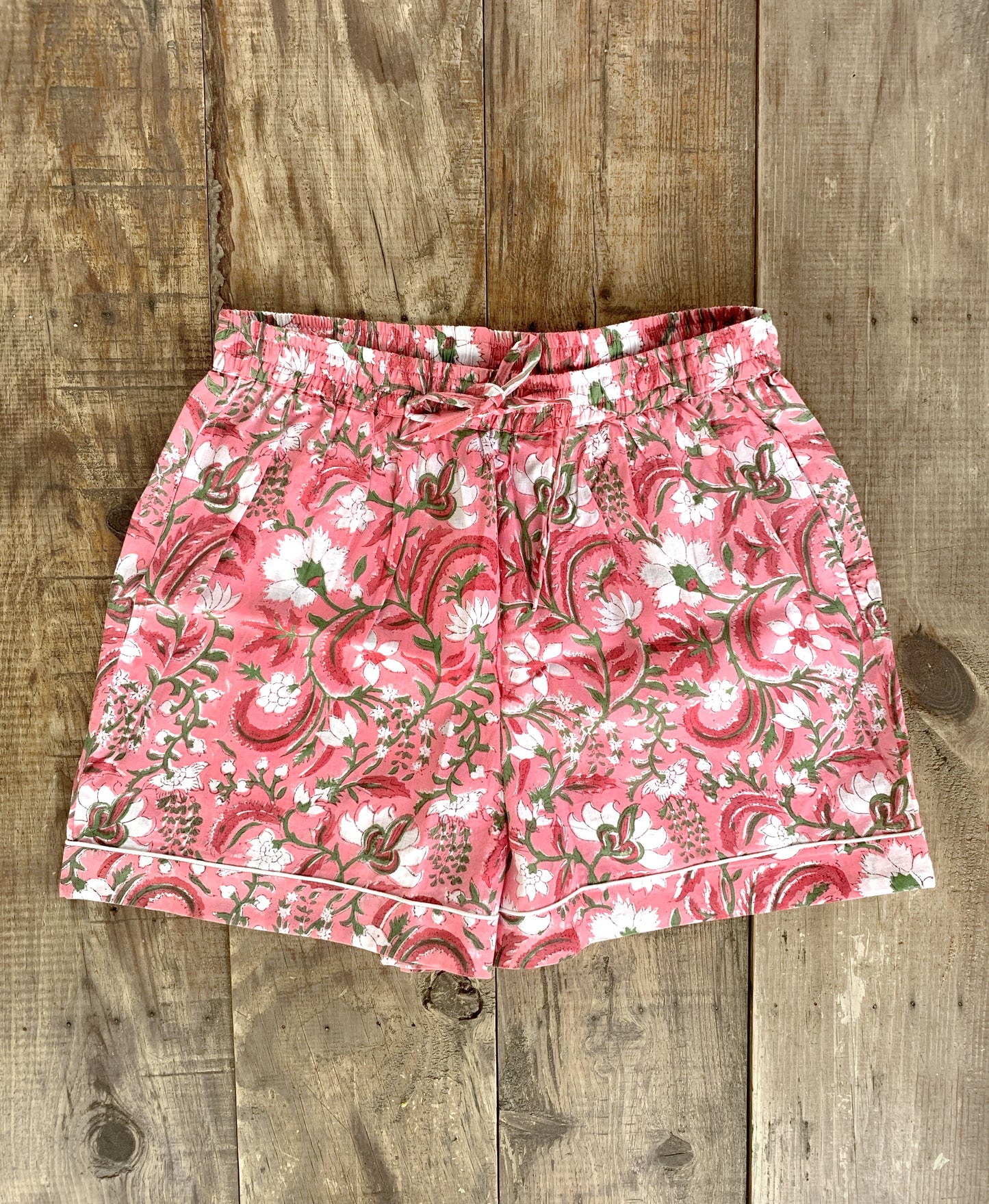 Short-sleeved and pants pajamas · Pure cotton block printed in India · 100% cotton summer pajamas · Blue red flowers