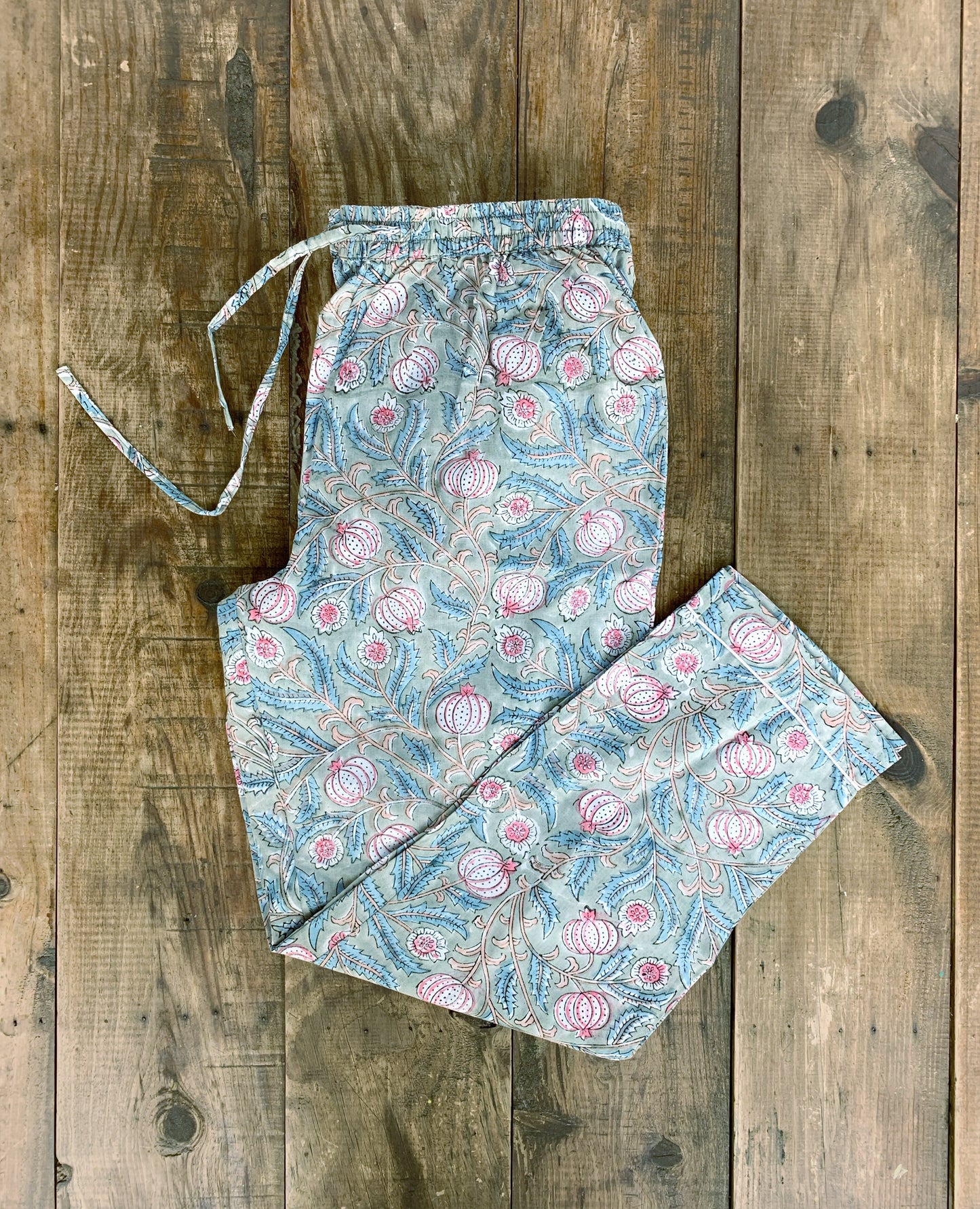 Long-sleeved pajamas and pants · Pure cotton block print handmade in India · 100% cotton winter pajamas · Bordeaux flowers