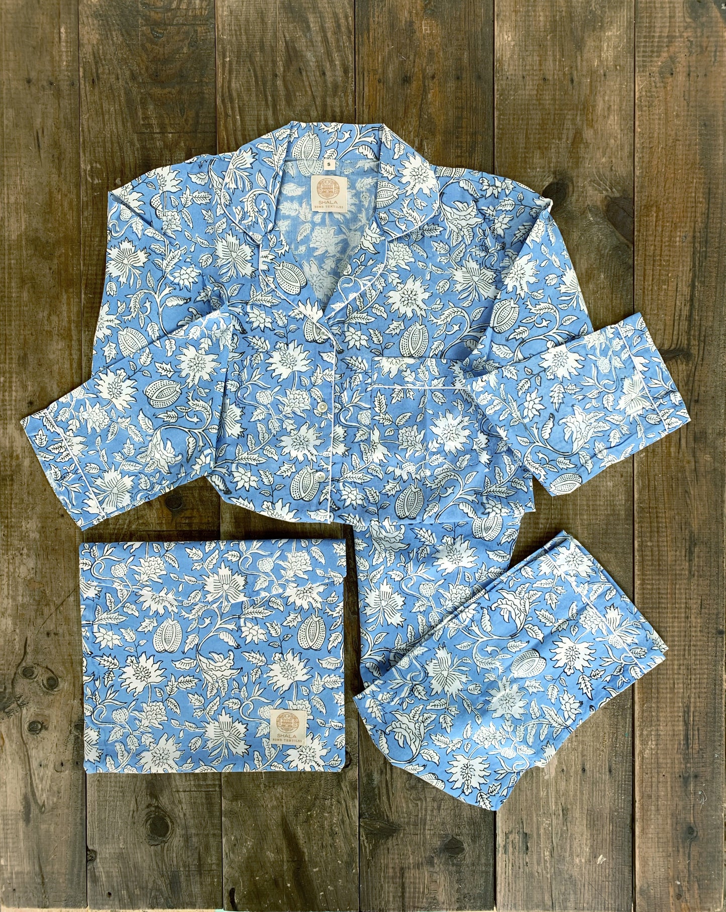 Long-sleeved pajamas and pants · Pure cotton block print handmade in India · 100% cotton winter pajamas · Bordeaux flowers