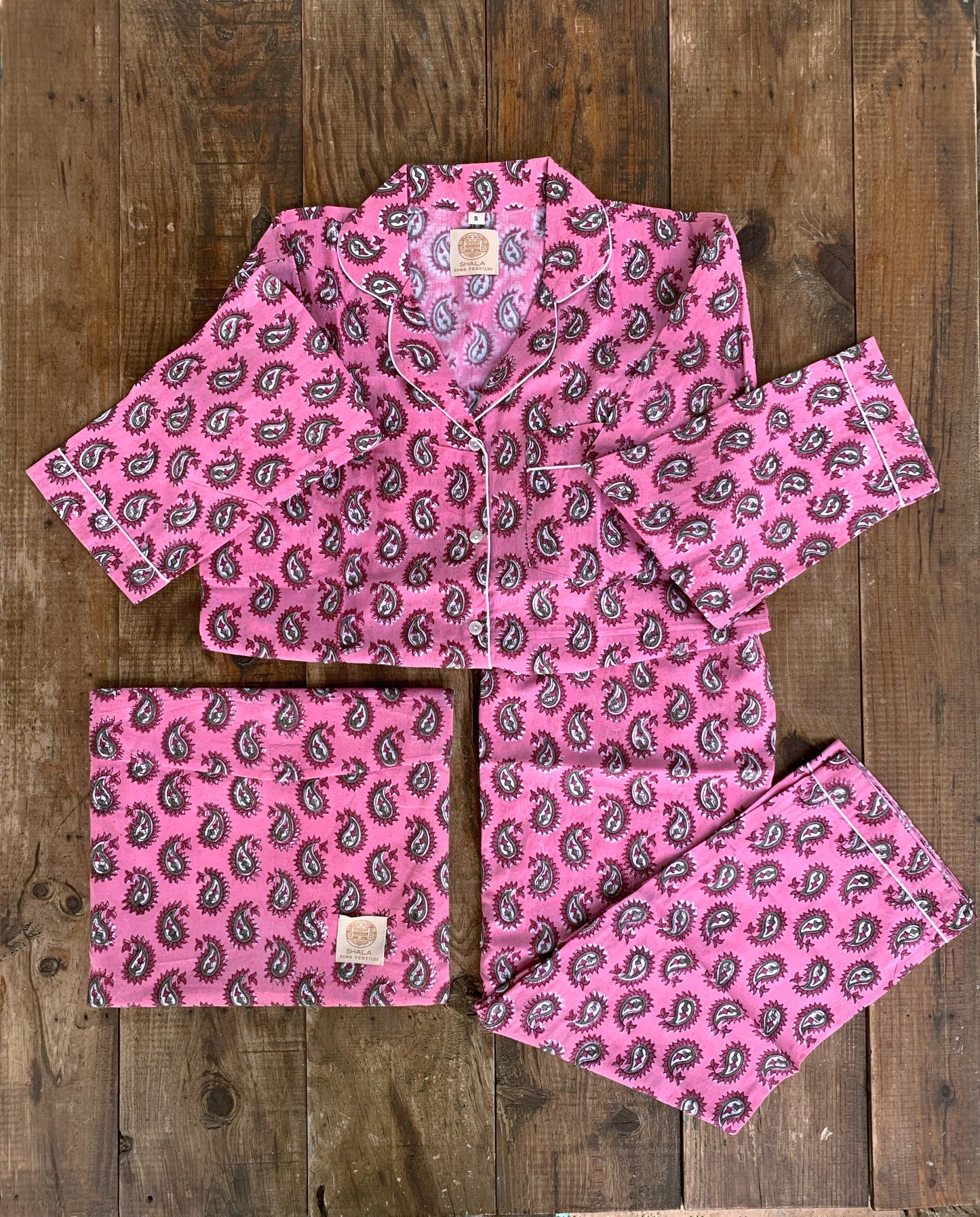 Long-sleeved pajamas and pants · Pure cotton block print handmade in India · 100% cotton winter pajamas · Bordeaux flowers
