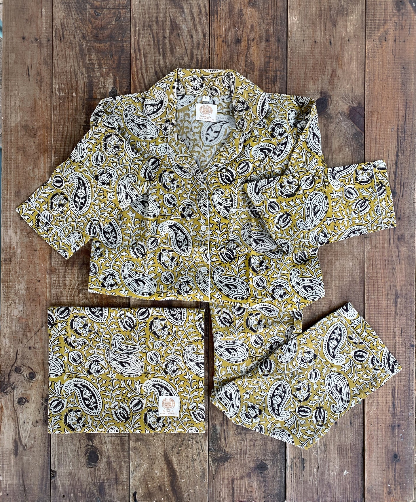 Pijama manga y pantalón largos · Algodón puro estampado block print artesanal en India · Pijama invierno algodón 100% · Mostaza paisley