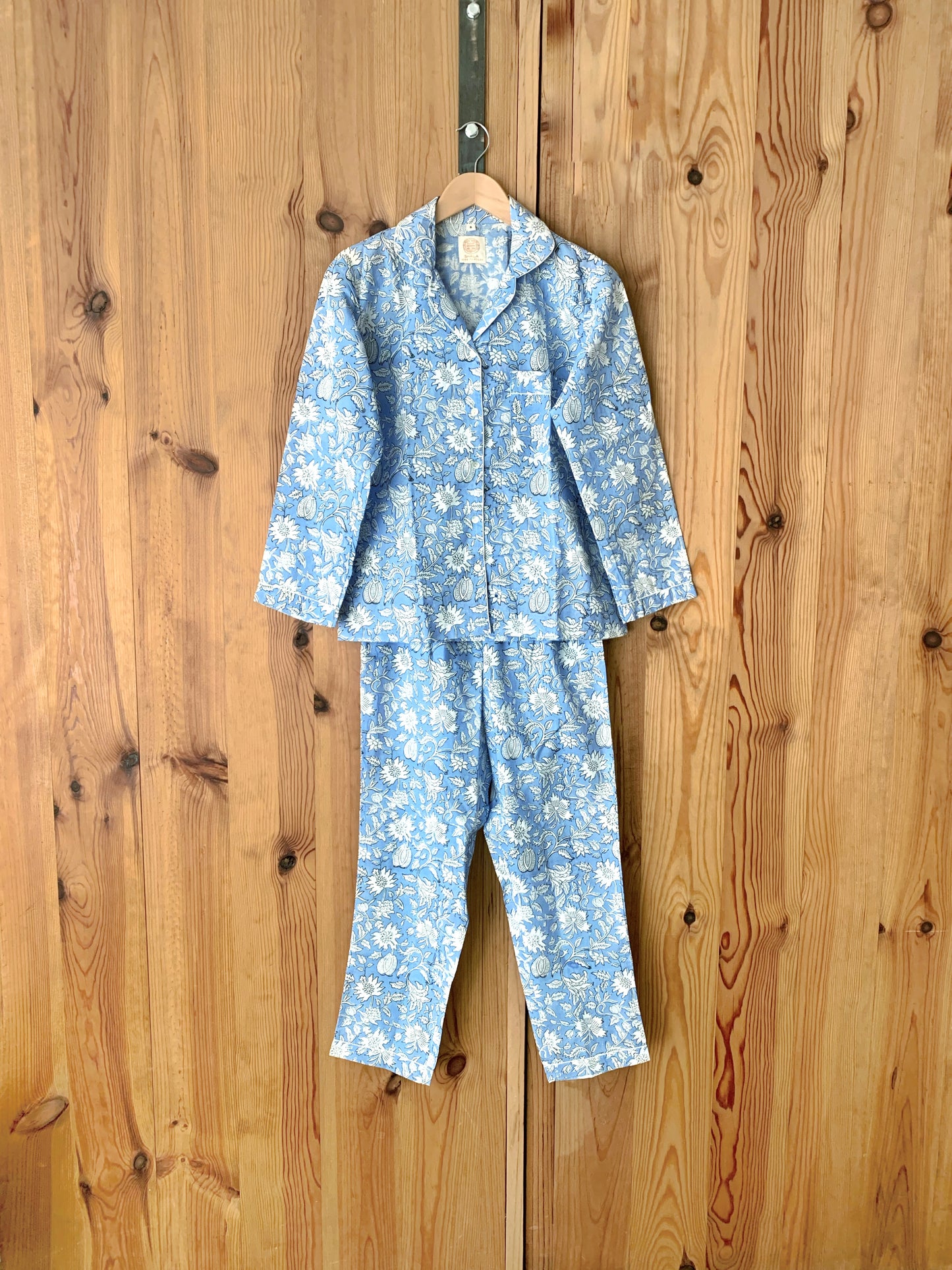 Long-sleeved pajamas and pants · Pure cotton block print handmade in India · 100% cotton winter pajamas · Bordeaux flowers