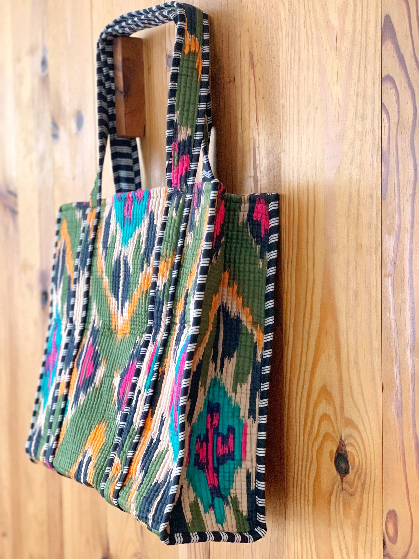 Bolso tote acolchado · Algodón puro estampado block print en India · Bolso hombro enguatado boho hindú · Ikat navajo verde