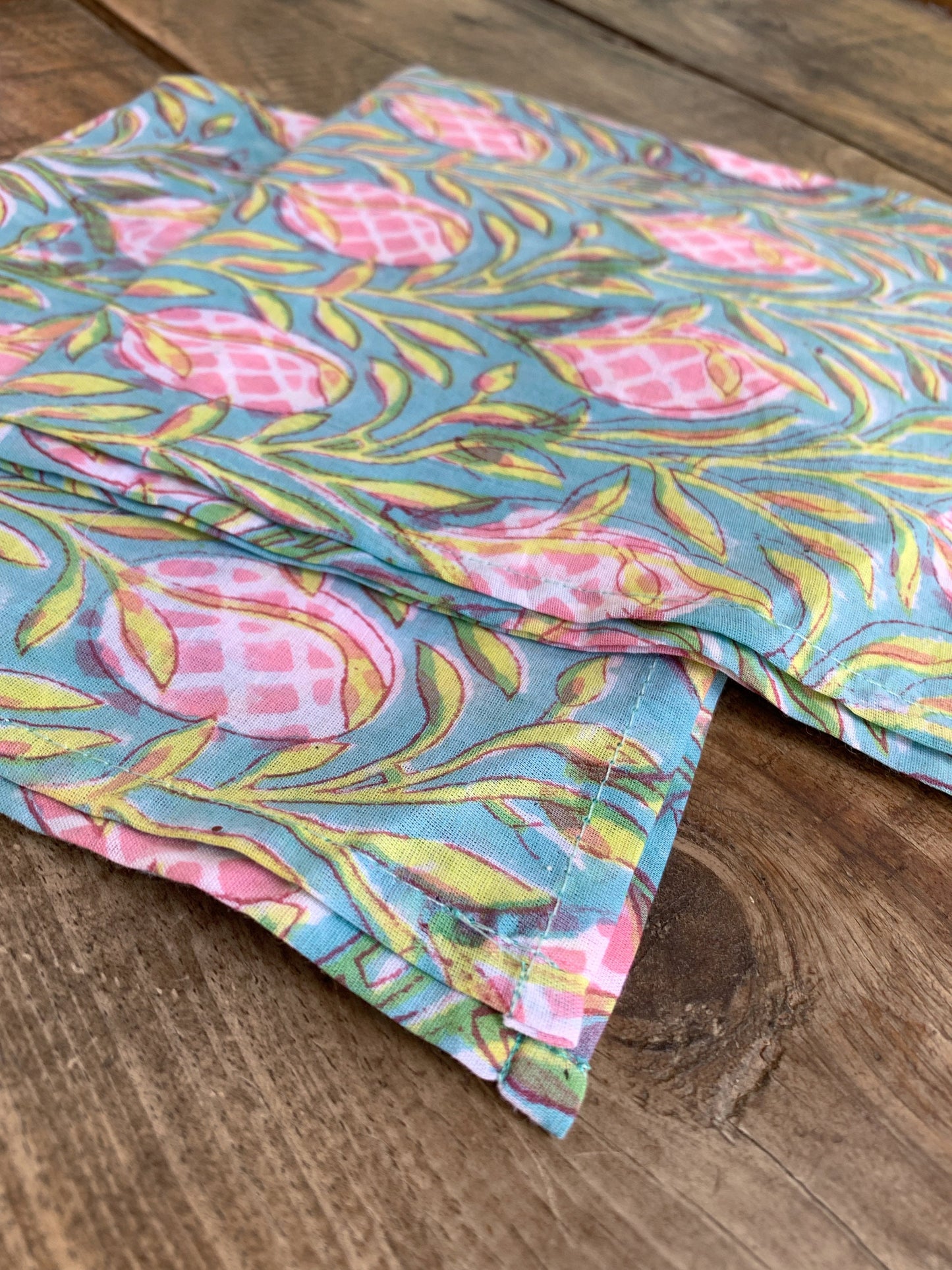 Padded rectangular placemat with ruffle plus napkins Pure cotton block print in India Set of 2 Pink pineapples