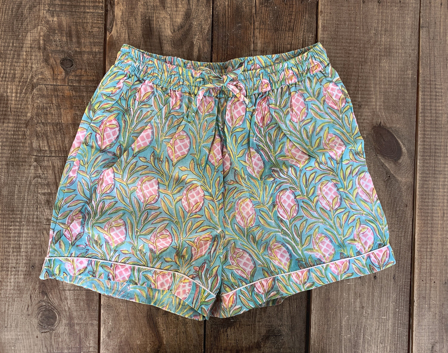 Short-sleeved and pants pajamas · Pure cotton block printed in India · 100% cotton summer pajamas · Turquoise pink pineapples
