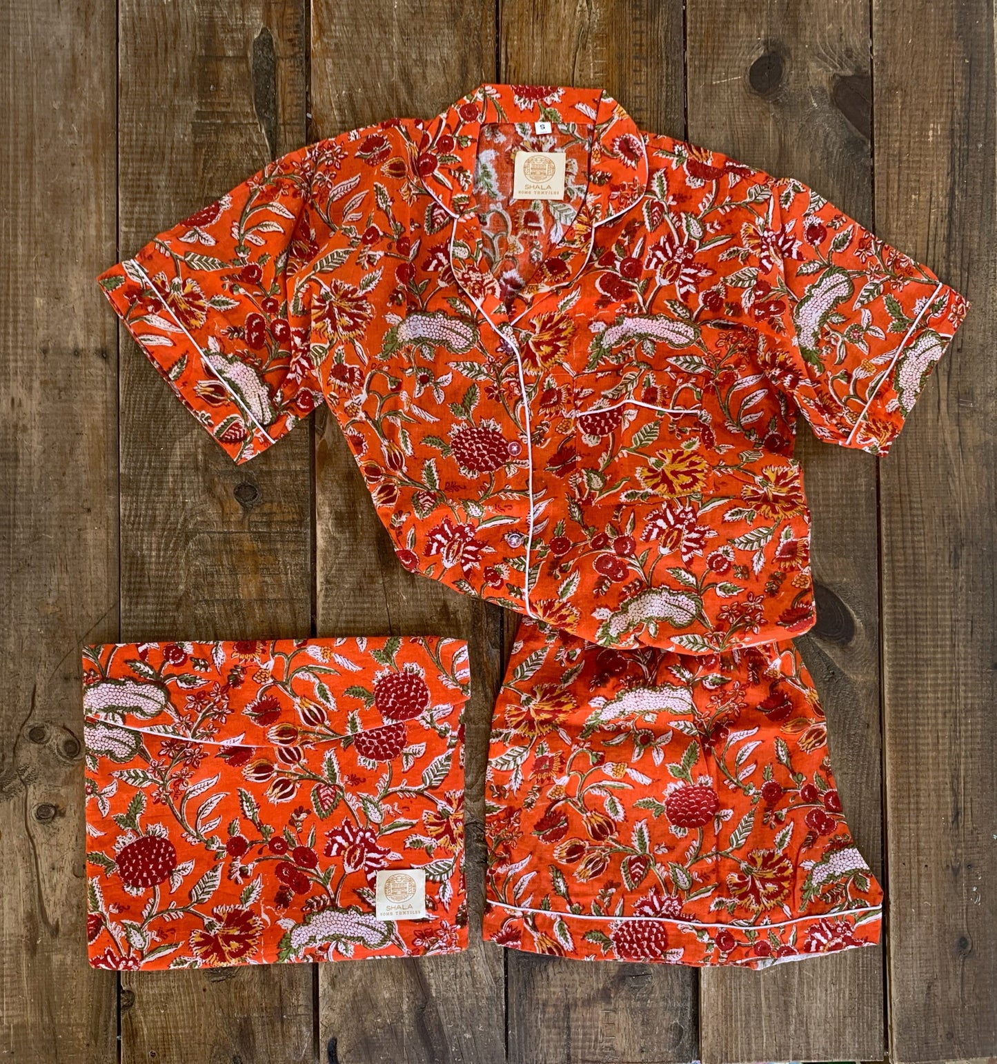 Short-sleeved and pants pajamas · Pure cotton block printed in India · 100% cotton summer pajamas · Orange