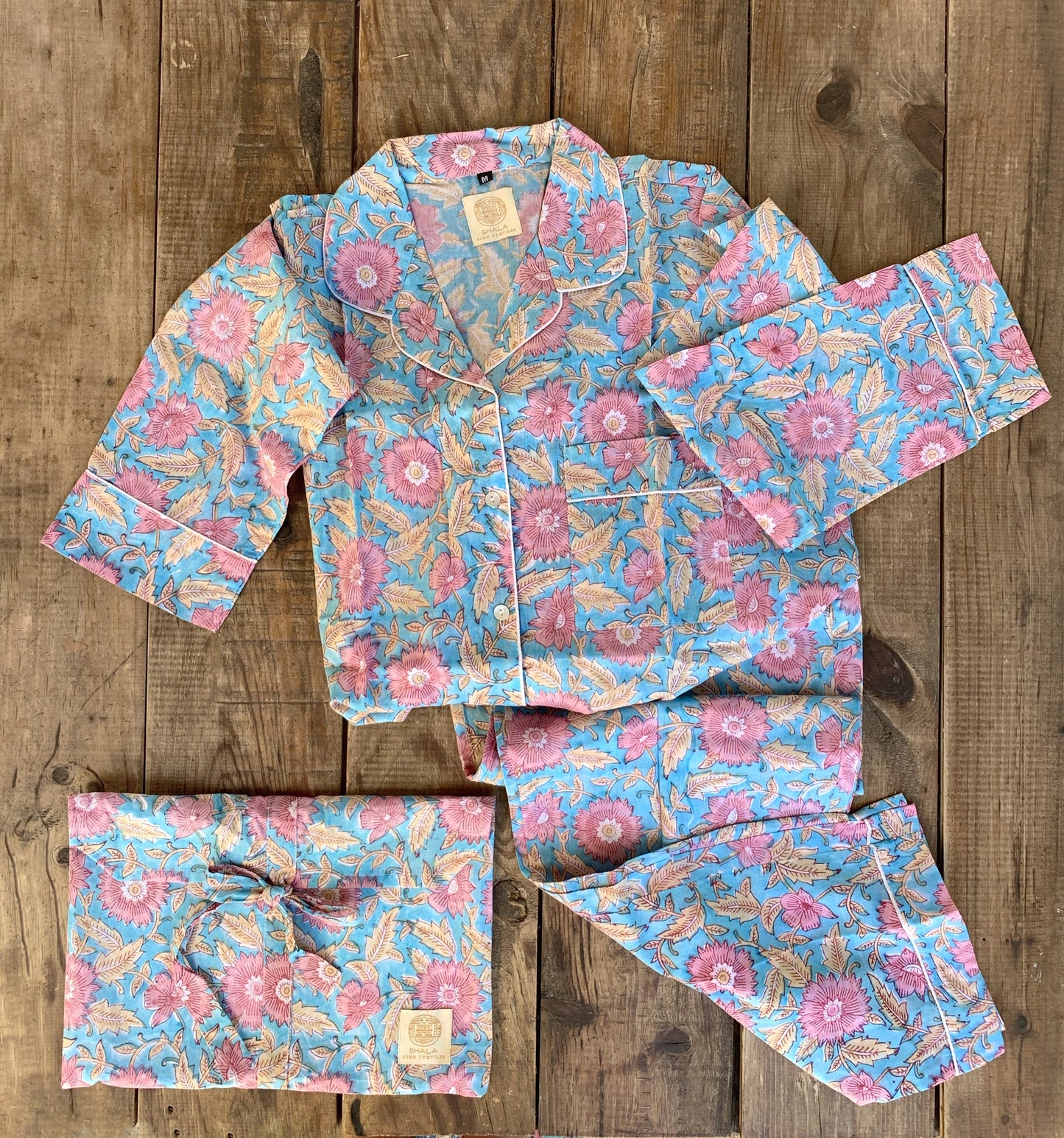 Long-sleeved pajamas and pants · Pure cotton block print handmade in India · 100% cotton winter pajamas · Turquoise pink flowers