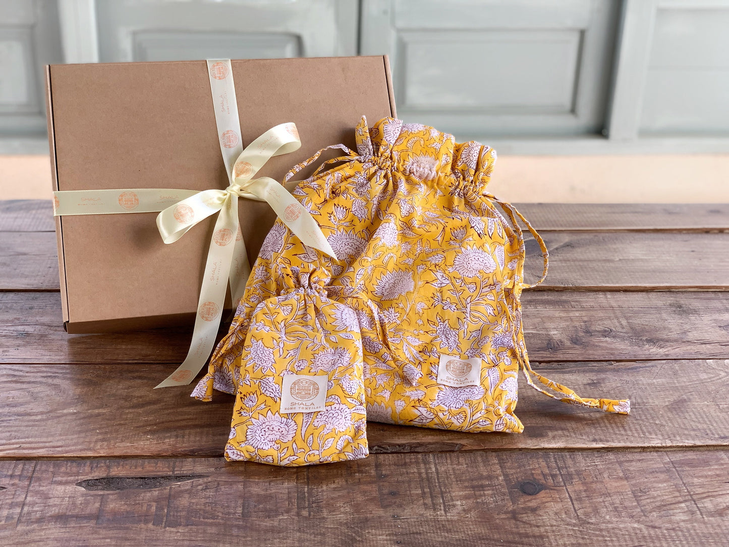 Gift SET · Long-sleeved nightgown & matching slippers · Pure cotton block print handmade in India · Yellow print