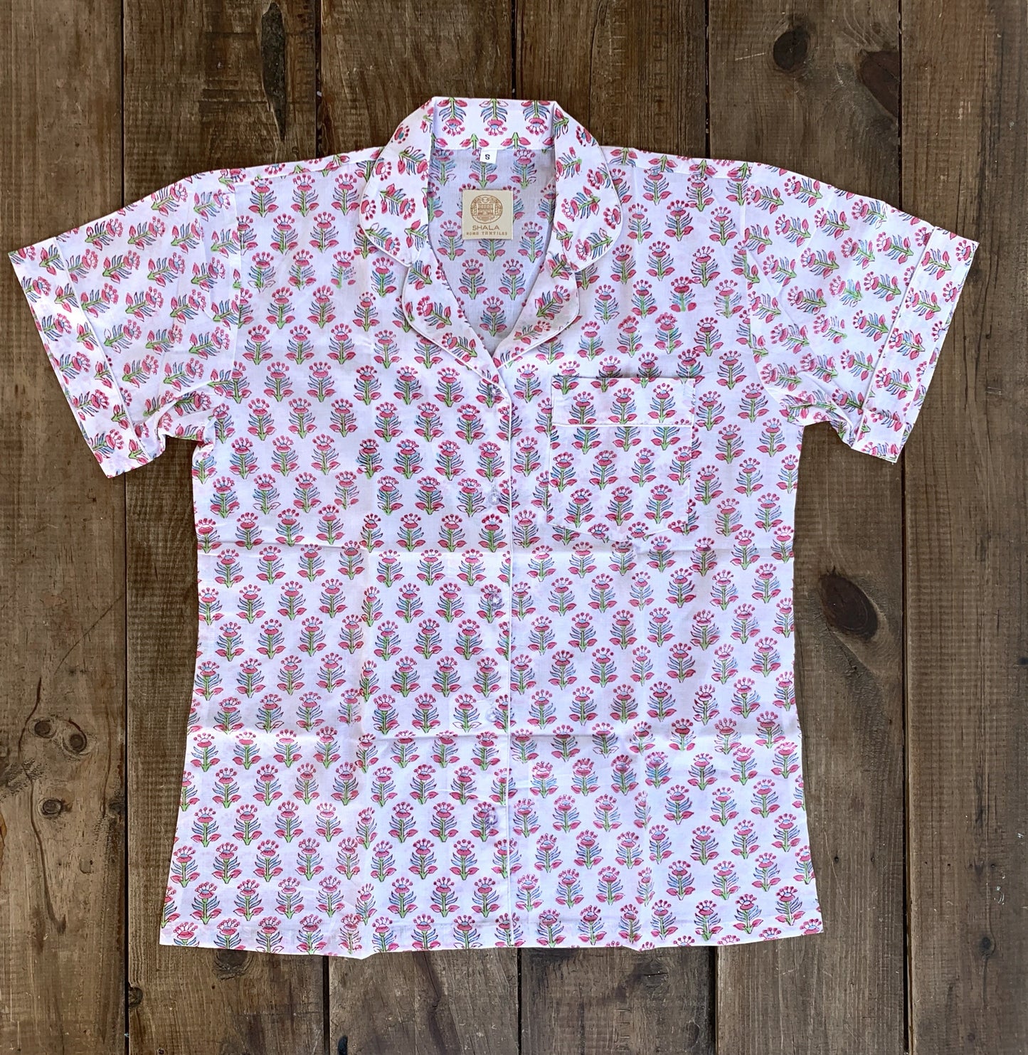 Short-sleeved pajamas · Pure cotton block print artisanal in India · 100% cotton summer pajamas · White pink flowers