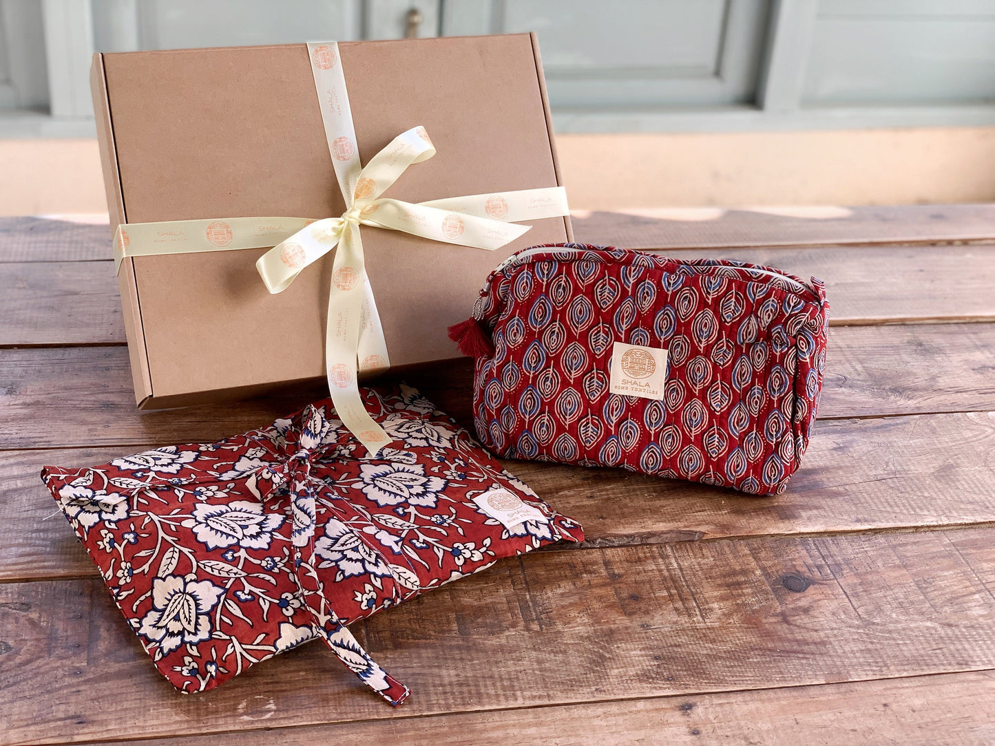 Gift SET Long-sleeved pajamas/long pants & matching toiletry bag Pure cotton block print handmade in India Bordeaux mix