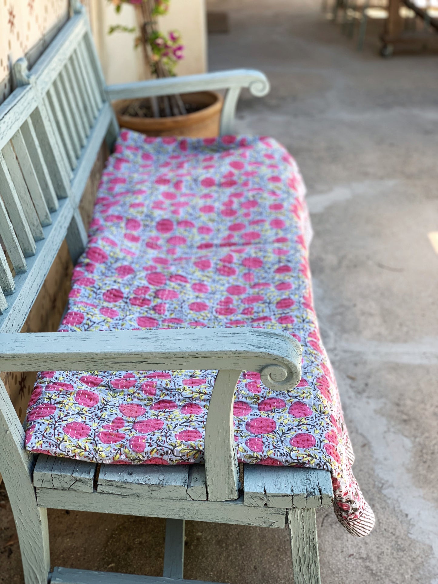 Kantha algodón 100% estampado artesanal block print India · Plaid · Colcha verano · Cubre sofá hindú · Flores agua y rosa