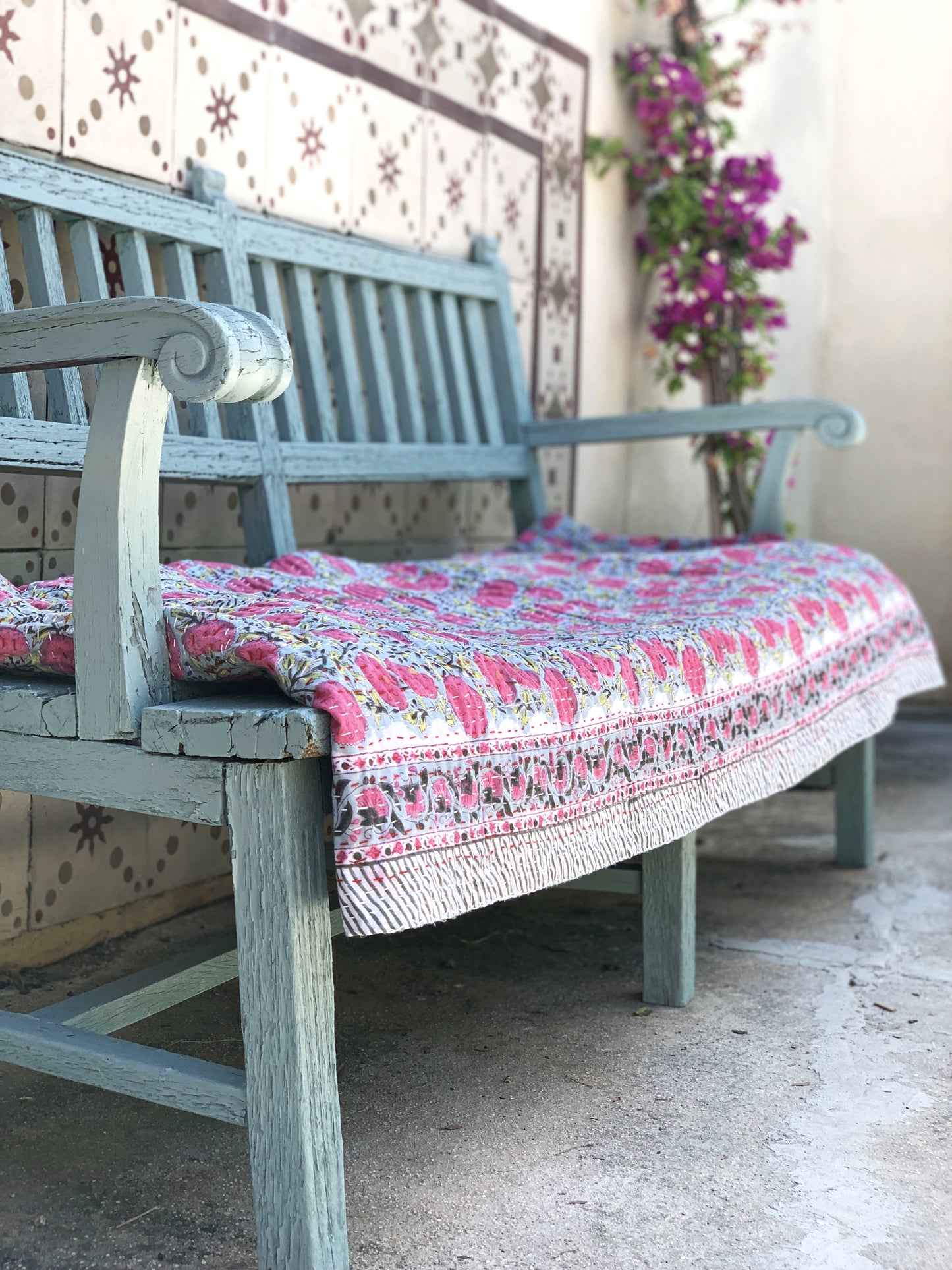 Kantha algodón 100% estampado artesanal block print India · Plaid · Colcha verano · Cubre sofá hindú · Flores agua y rosa