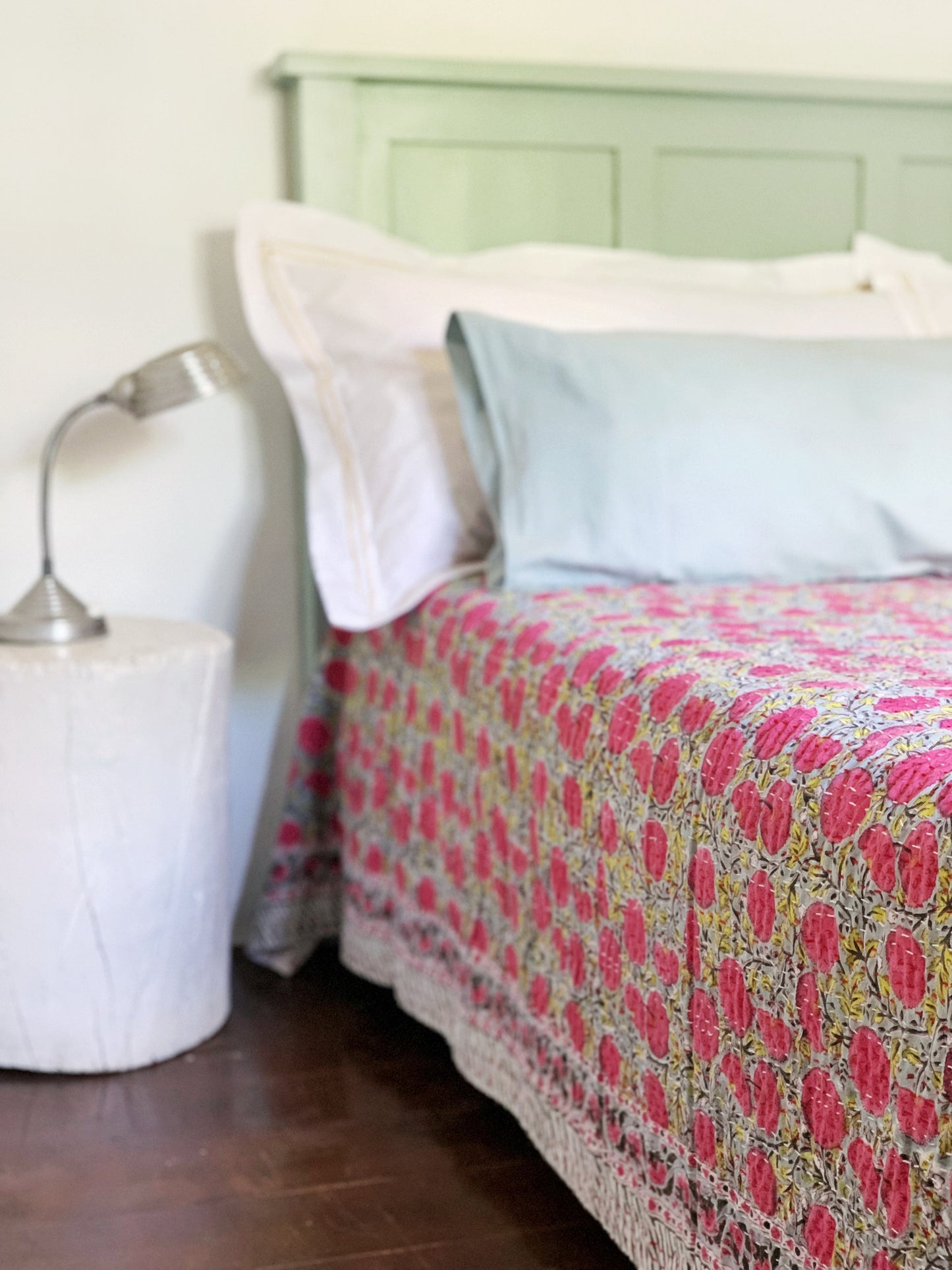 Kantha algodón 100% estampado artesanal block print India · Plaid · Colcha verano · Cubre sofá hindú · Flores agua y rosa