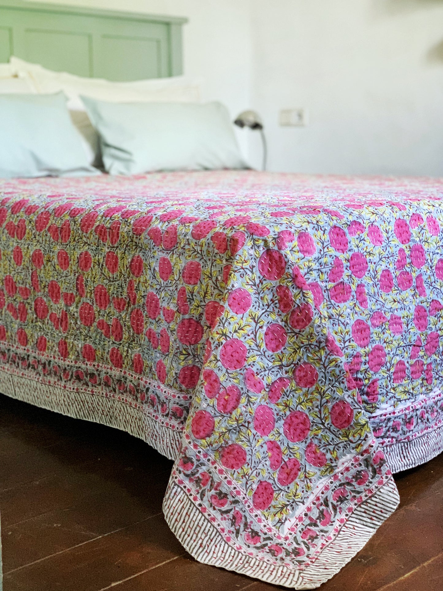 Kantha algodón 100% estampado artesanal block print India · Plaid · Colcha verano · Cubre sofá hindú · Flores agua y rosa