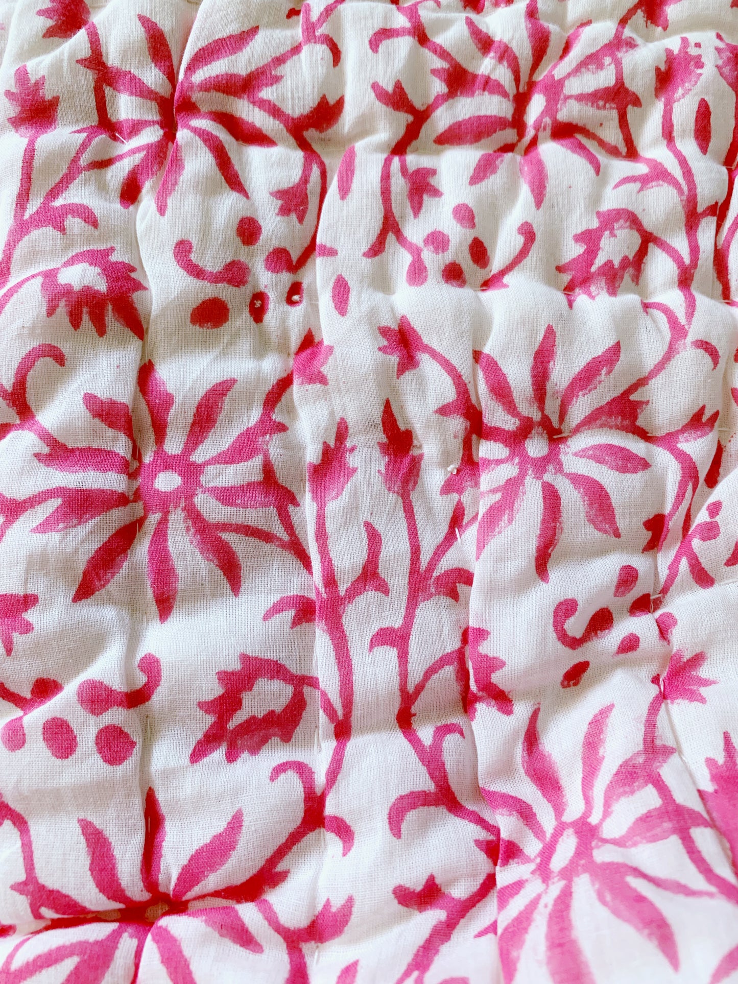 Jaipuri Razai · Edredón algodón 100% · Hecho en India · Impresión artesanal block print · Reversible flores rosa · Individual/ Queen size