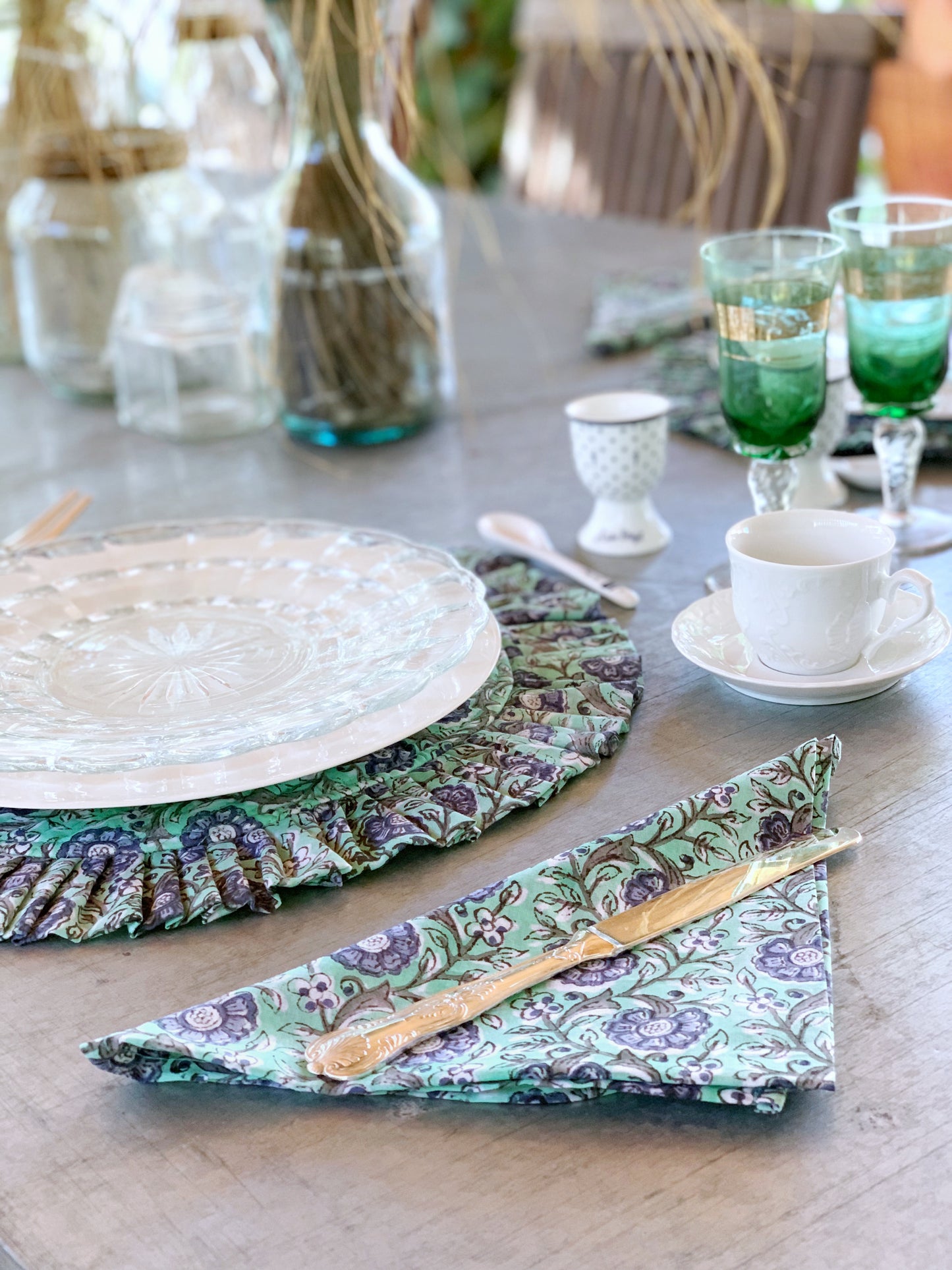 Round quilted placemat with ruffle plus napkins Pure cotton block print in India Set of 2 Green flowers