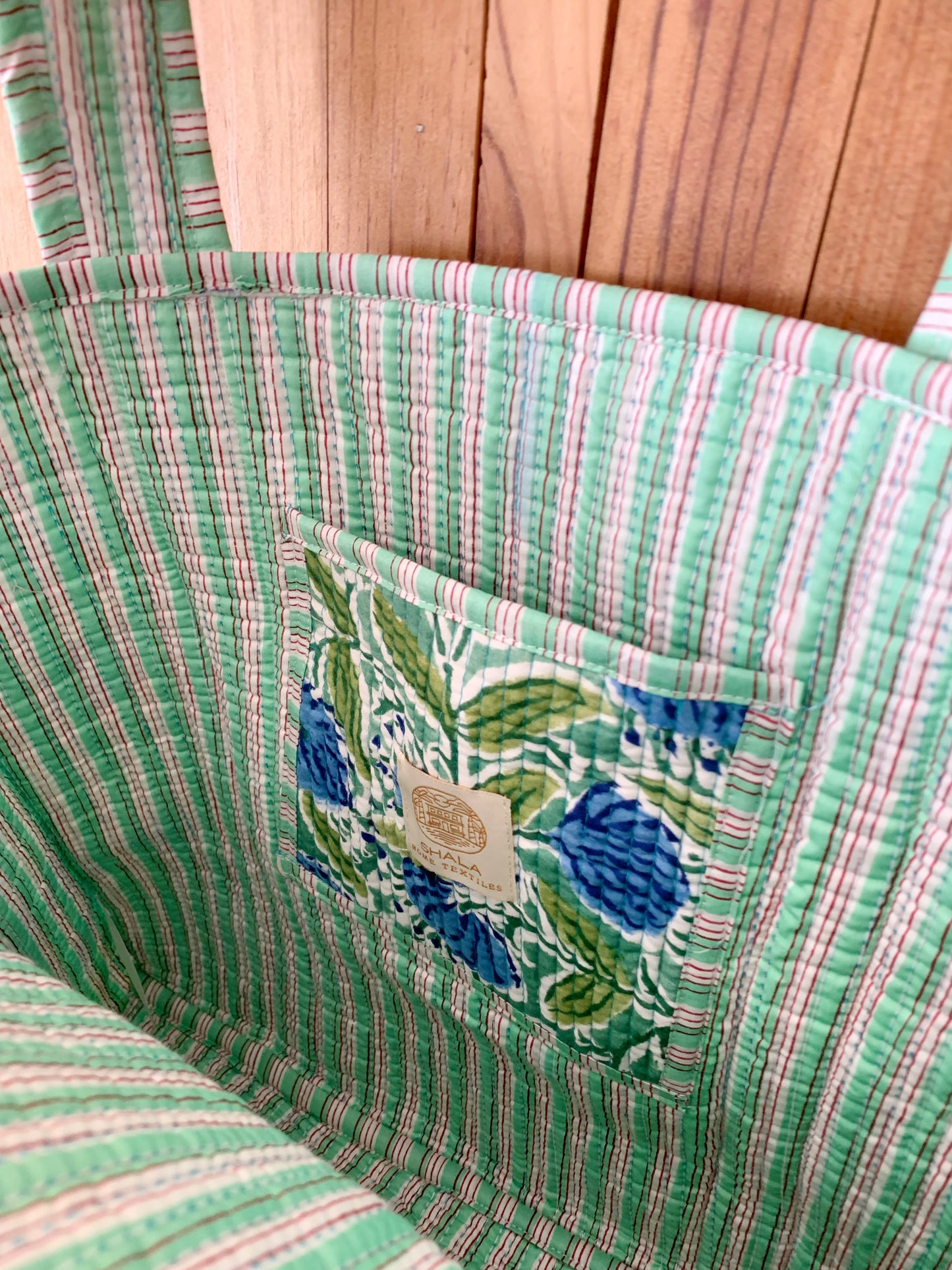 Bolso tote acolchado · Algodón puro estampado block print en India · Bolso hombro enguatado boho hindú · Flores verde azul