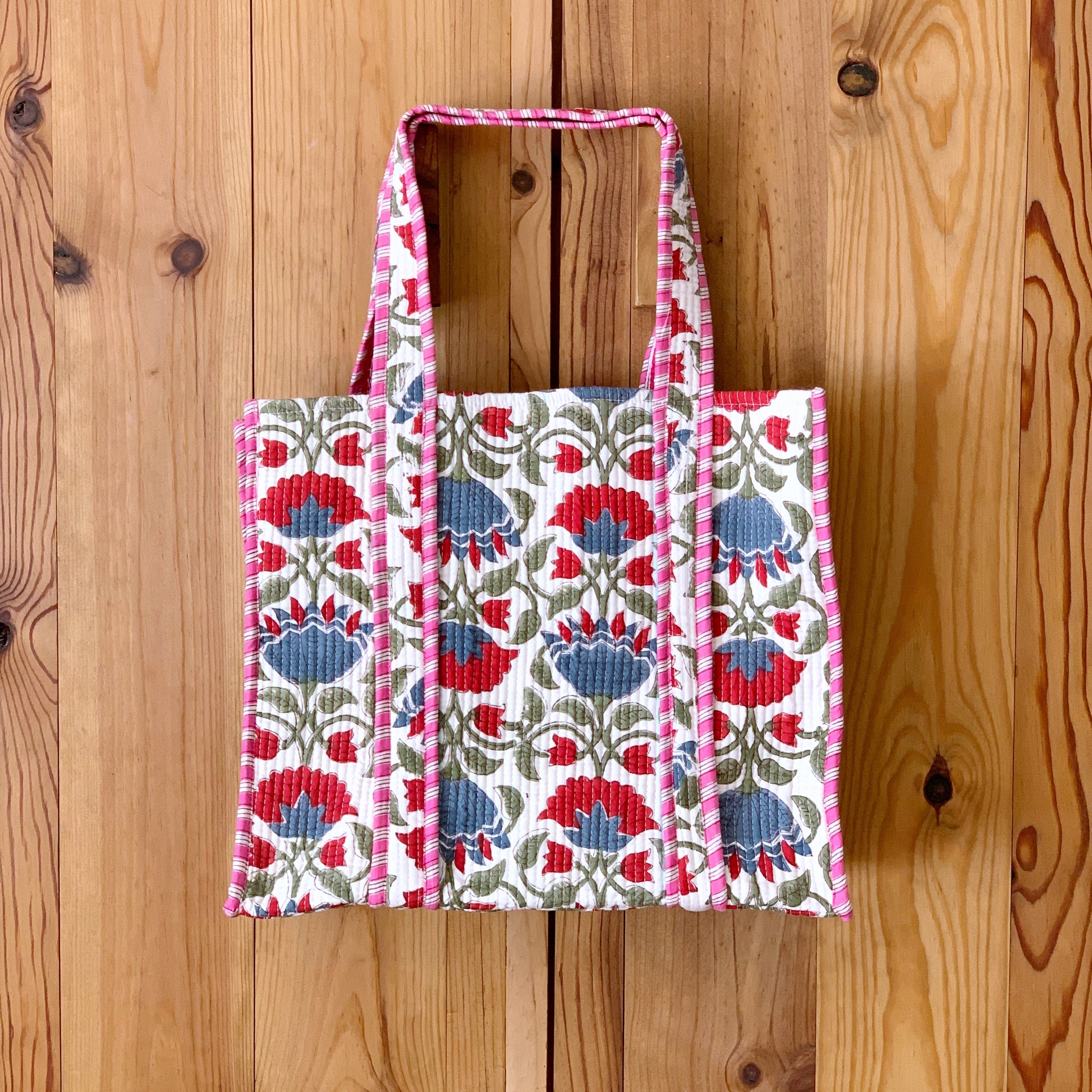 Bolso tote acolchado · Algodón estampado block print India · Rojo