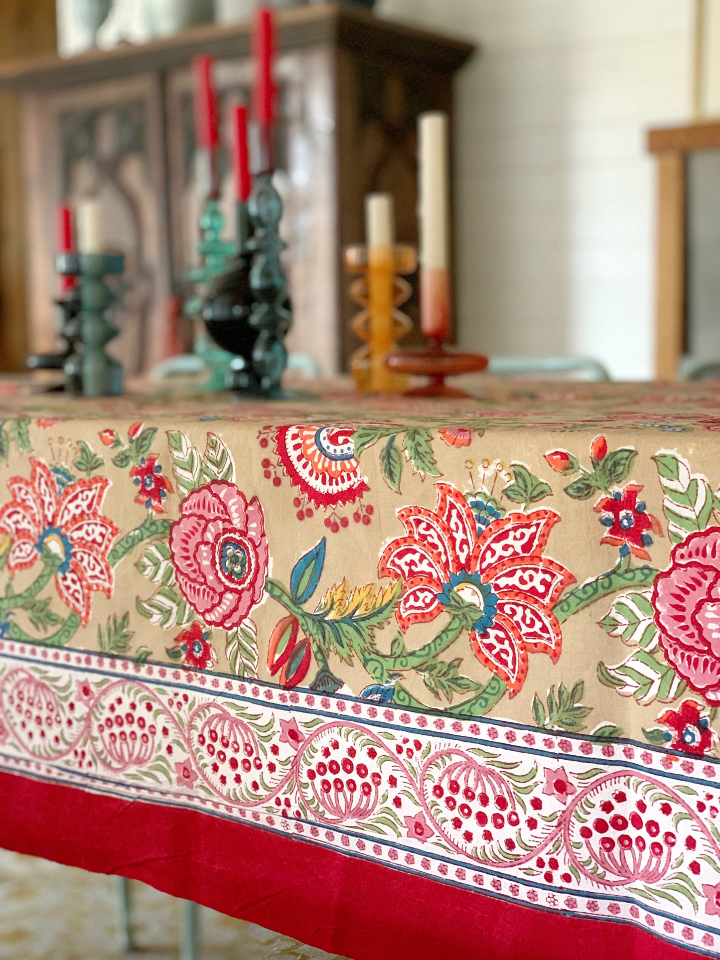 Mantel algodón puro estampado block print artesanal en India · Seis comensales · Mantel boho chic 100% algodón hindú · Beige flores colores