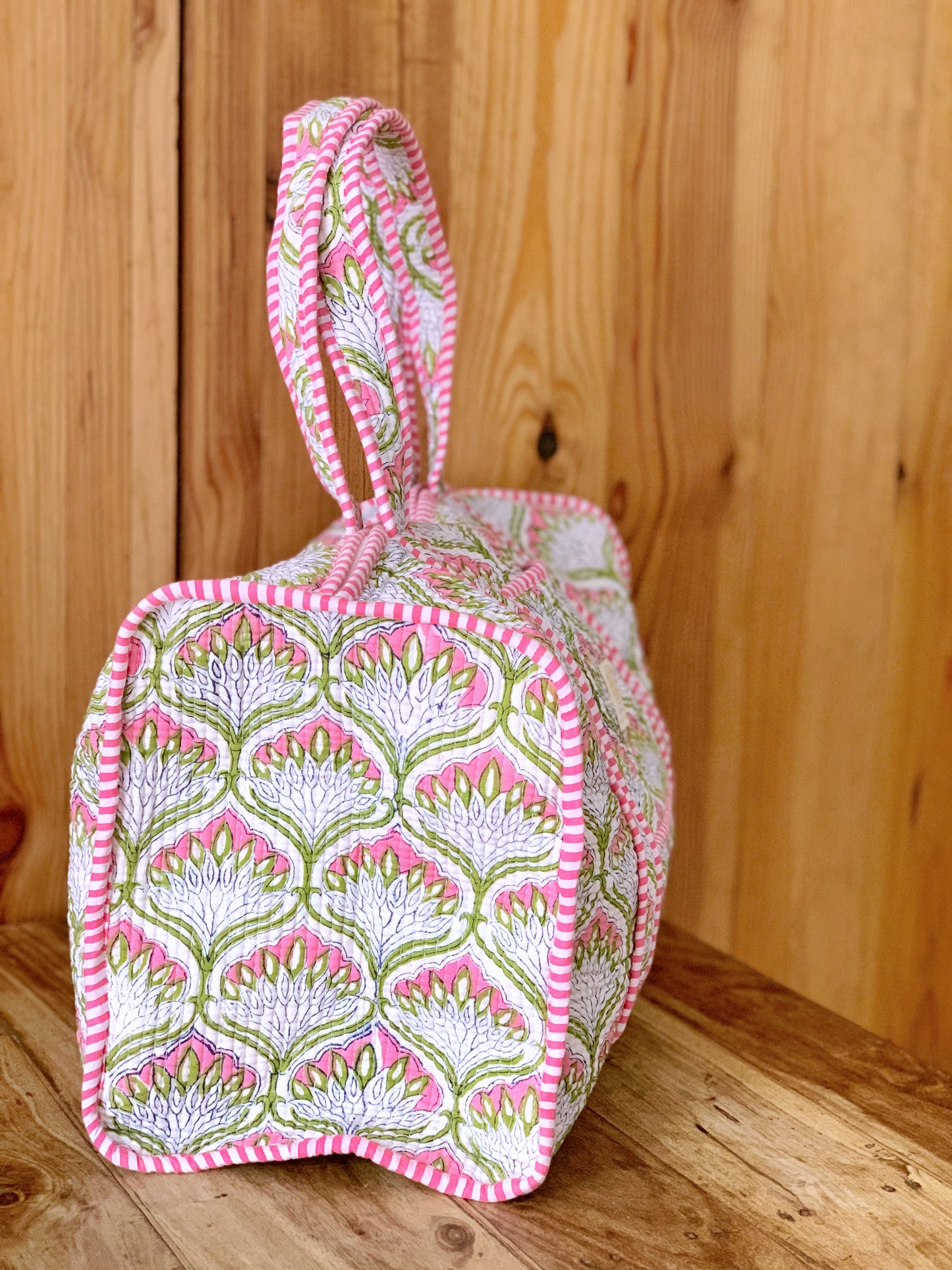 Bolsa viaje fin de semana gimnasio acolchada · Algodón puro estampado block print en India · Bolso bebé enguatado boho hindú · Loto rosa verde