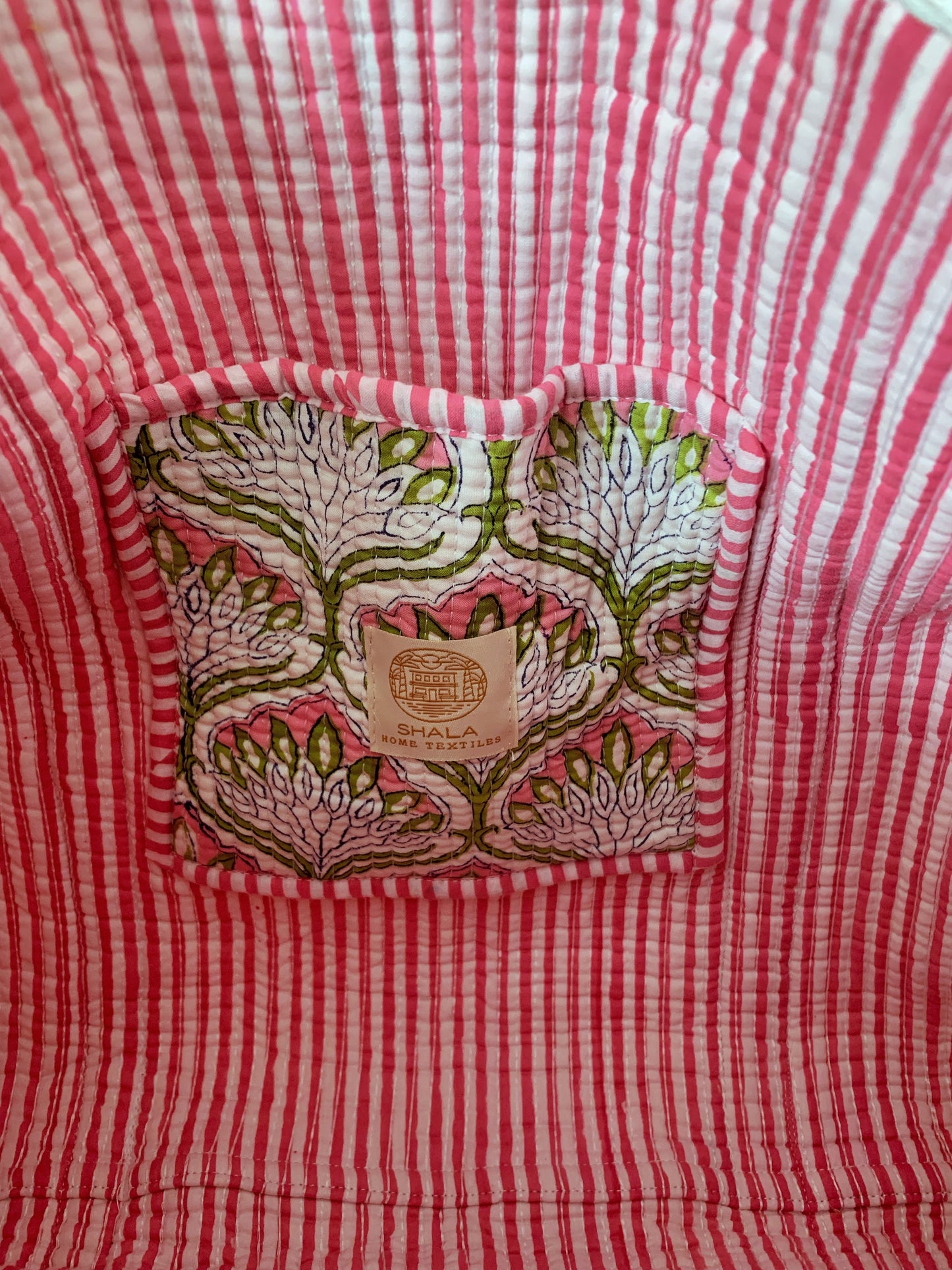 Bolsa viaje fin de semana gimnasio acolchada · Algodón puro estampado block print en India · Bolso bebé enguatado boho hindú · Loto rosa verde