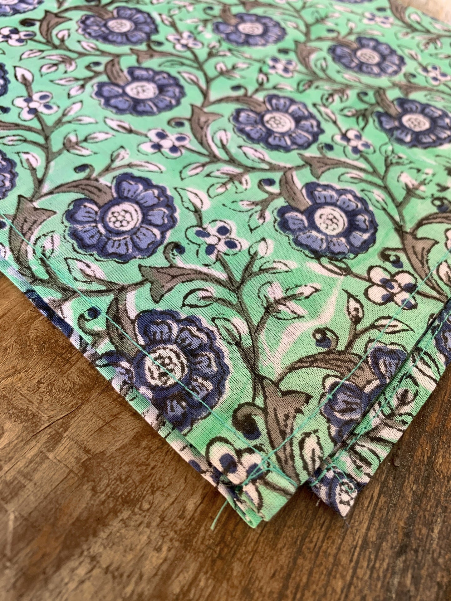 Round quilted placemat with ruffle plus napkins Pure cotton block print in India Set of 2 Green flowers