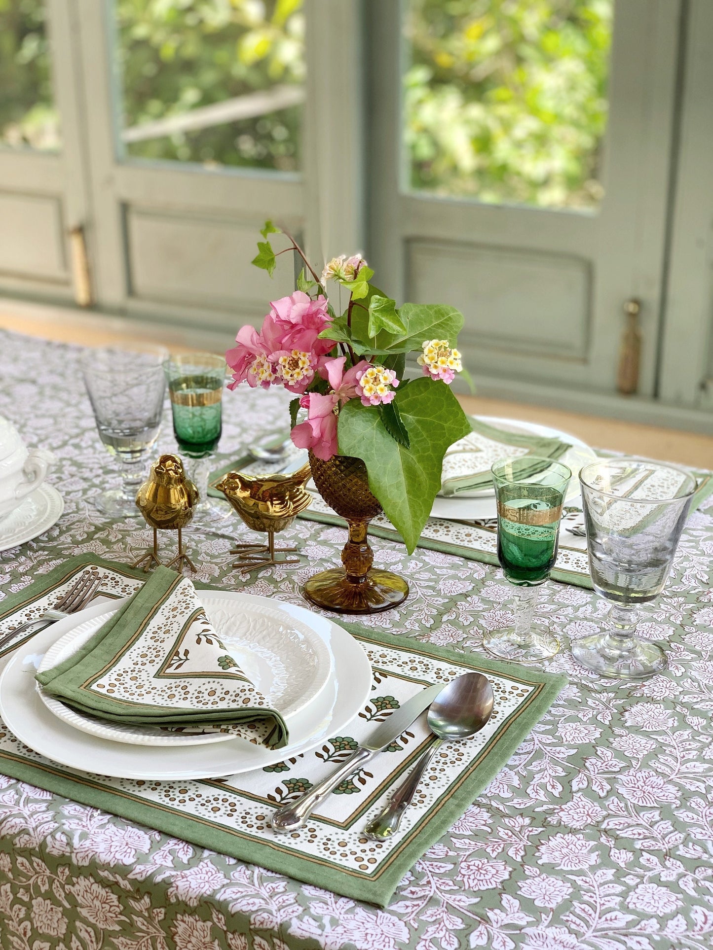 Rectangular individual tablecloth with napkins · Pure cotton block print handmade in India · Set of 2 · Green flowers