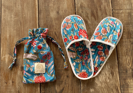Padded travel slippers with matching bag · Pure cotton block print in India · Bath shower slippers · Blue pink flower