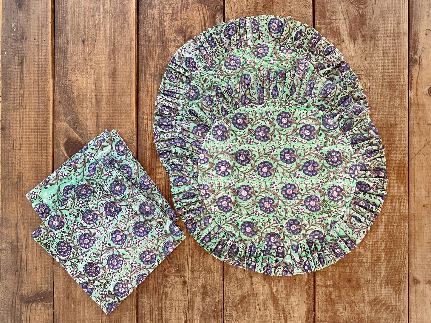 Round quilted placemat with ruffle plus napkins Pure cotton block print in India Set of 2 Green flowers