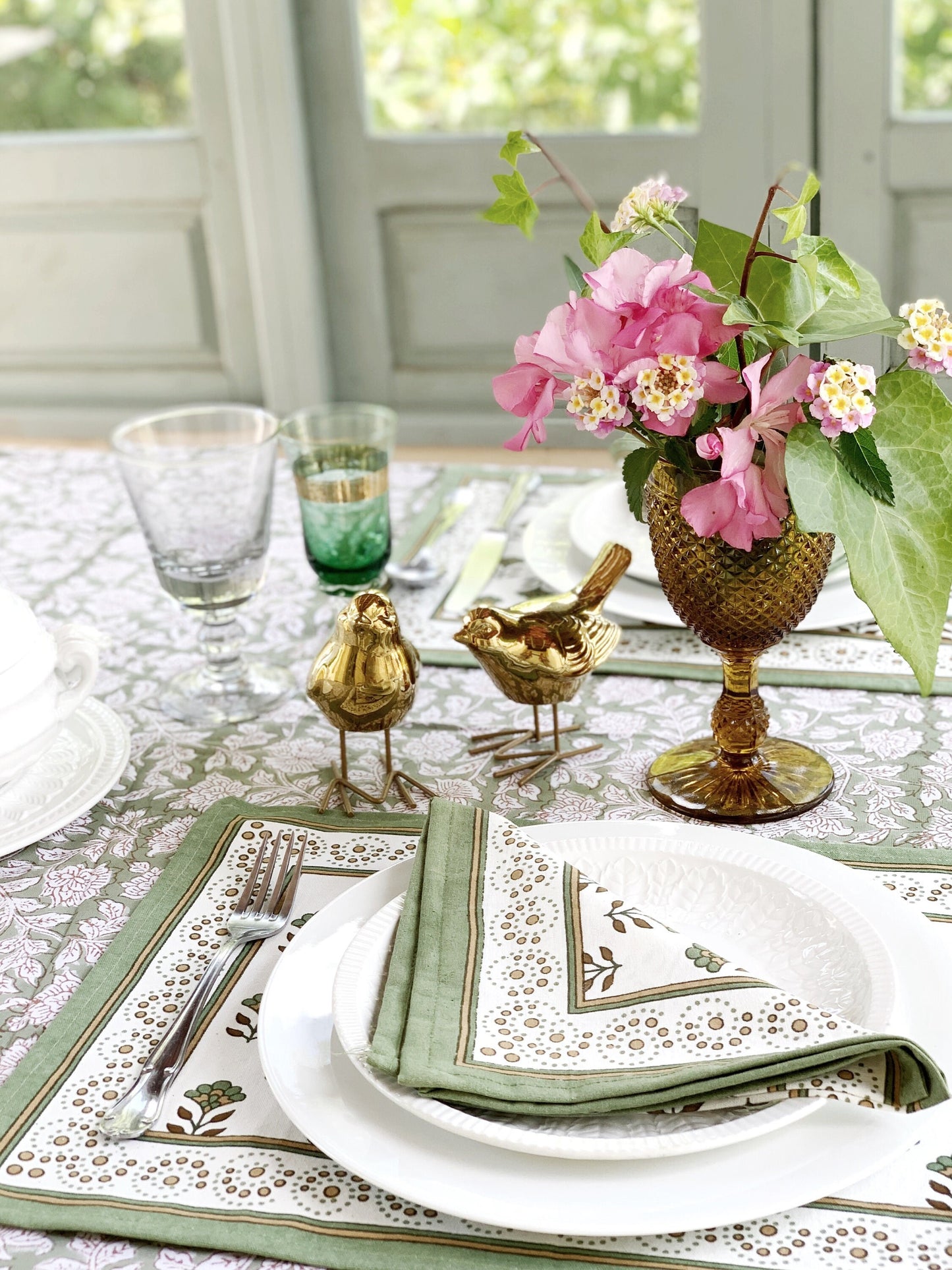 Rectangular individual tablecloth with napkins · Pure cotton block print handmade in India · Set of 2 · Green flowers