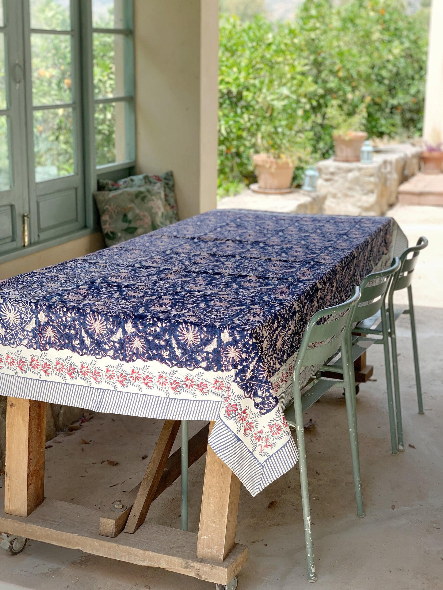 Mantel algodón puro estampado block print artesanal en India · Seis comensales · Mantel boho chic 100% algodón hindú · Azul  flor rojo