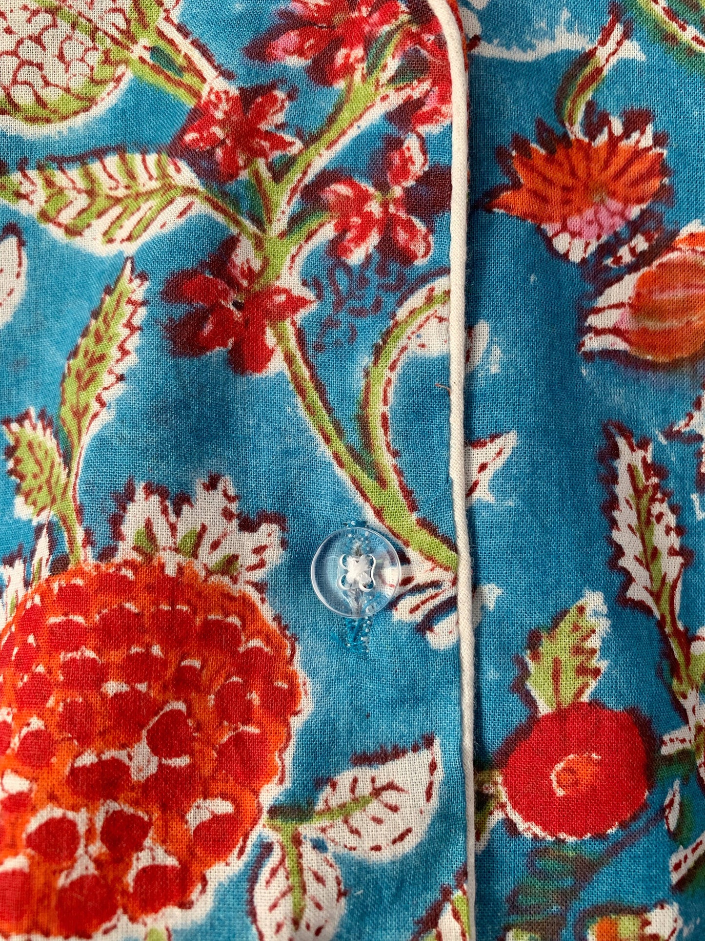 Short-sleeved and pants pajamas · Pure cotton block printed in India · 100% cotton summer pajamas · Blue red flowers