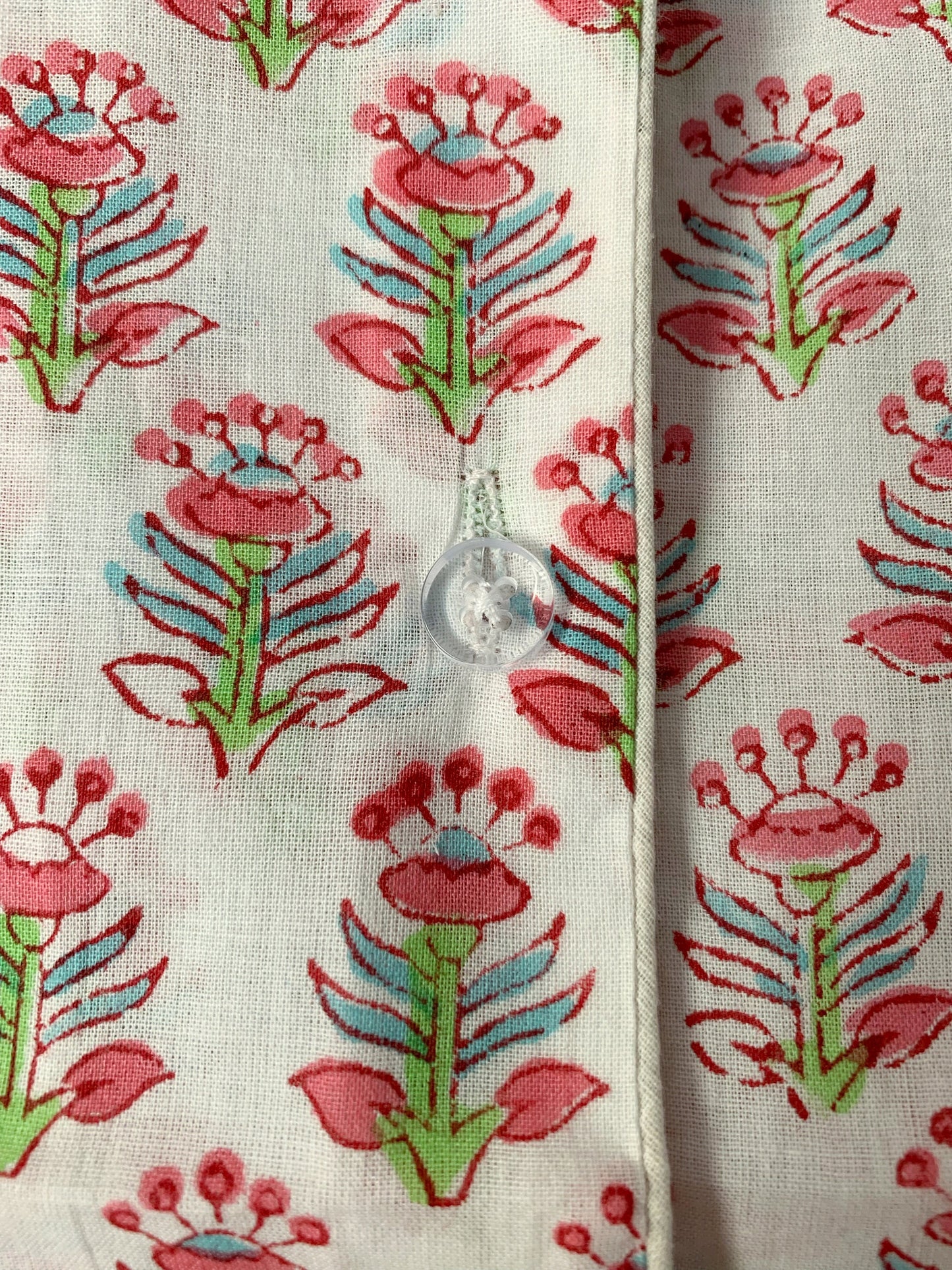 Pijama manga y pantalón corto · Algodón puro estampado block print artesanal en India · Pijama verano algodón 100% · Blanco flores rosa