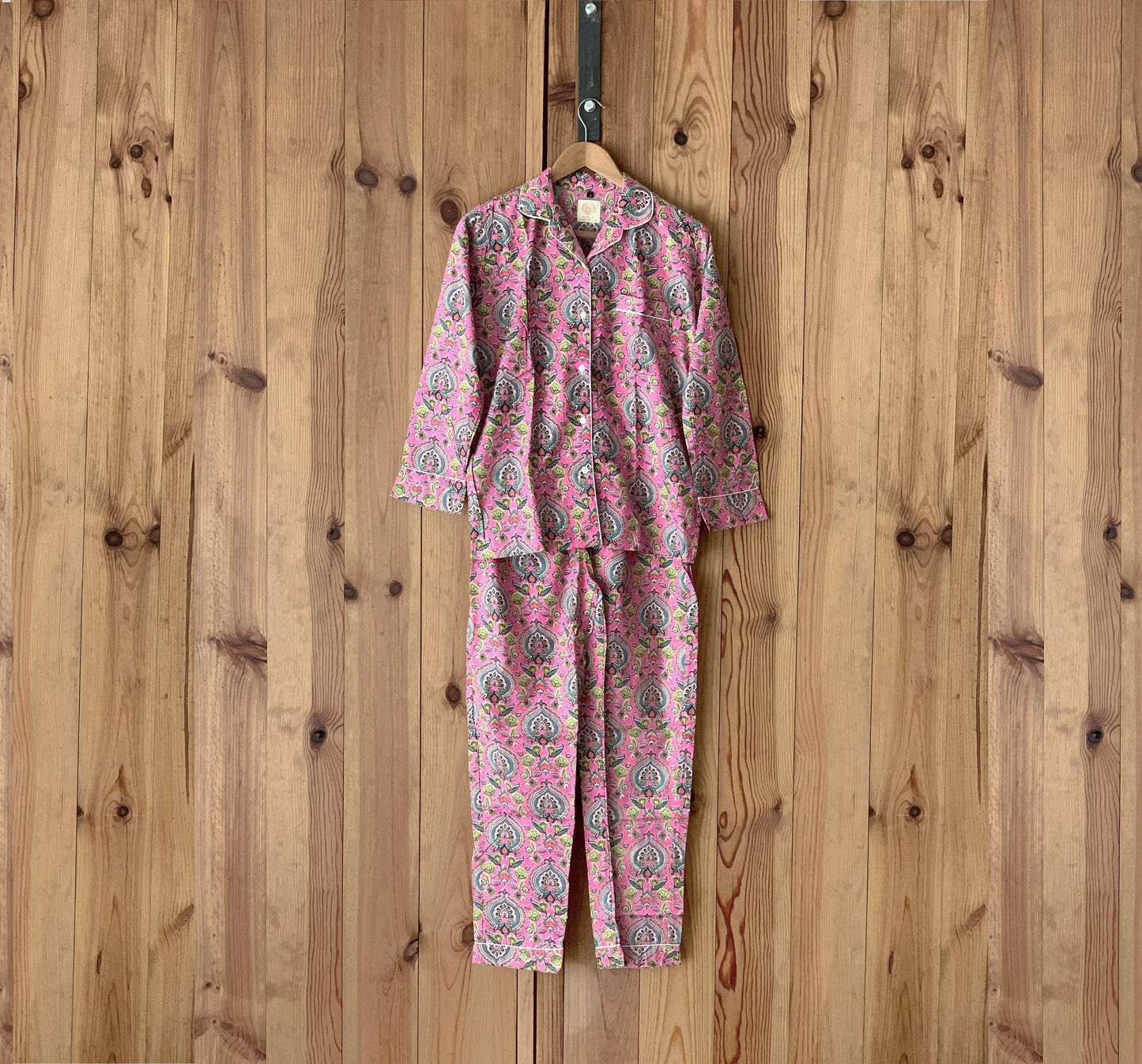 Pijama manga y pantalón largos · Algodón puro estampado block print artesanal en India · Pijama invierno algodón 100% · Rosa flores verde