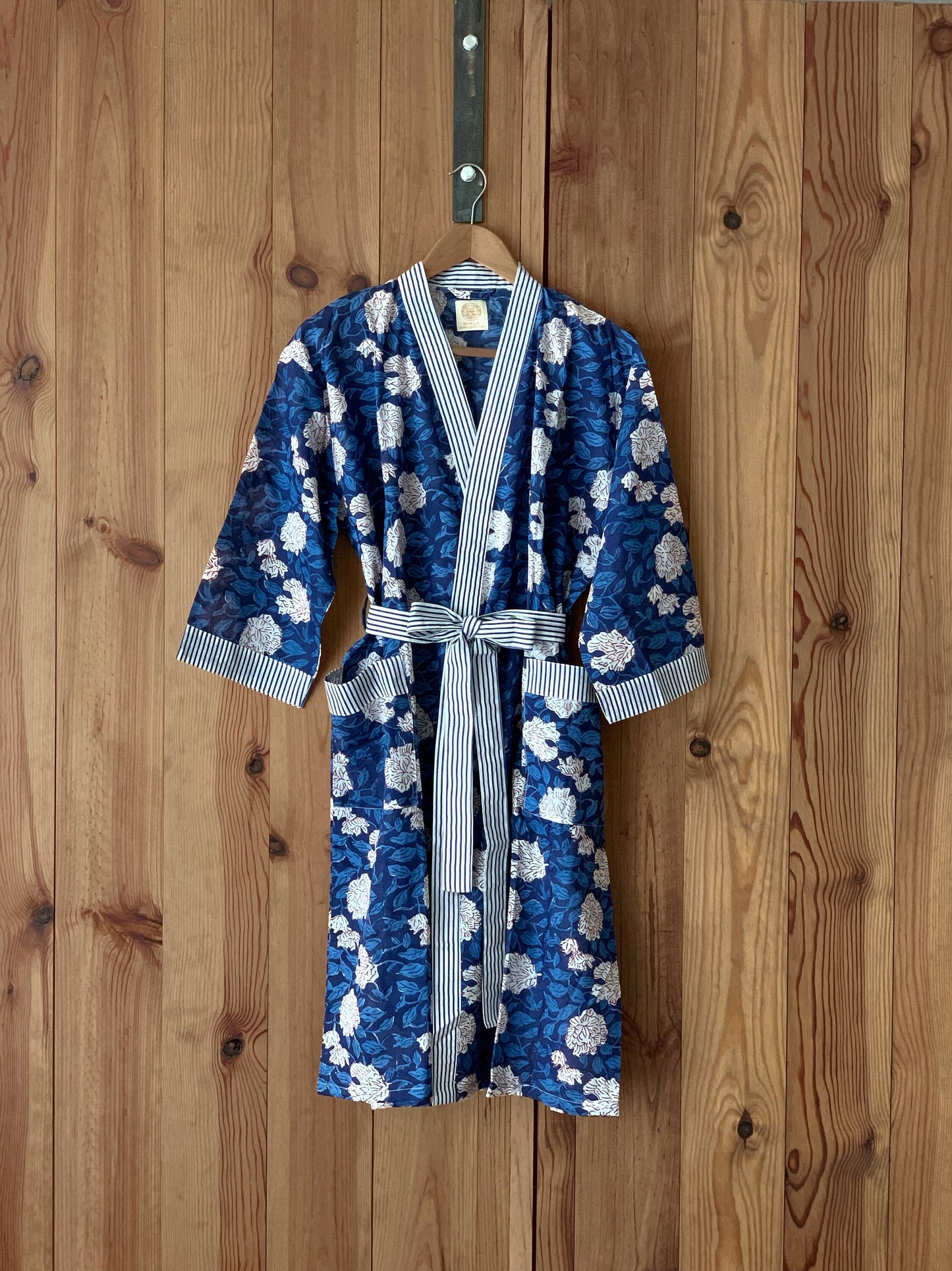 SET regalo · Pijama manga/pantalón corto & bata kimono a juego · Algodón puro estampado block print artesanal en India · Azul flores
