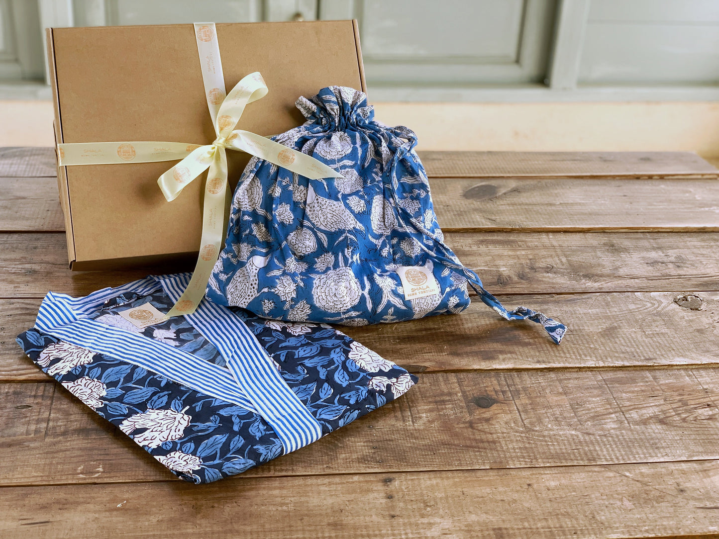 SET regalo · Camisón manga larga & bata kimono a juego · Algodón puro estampado block print artesanal en India · Azul mix