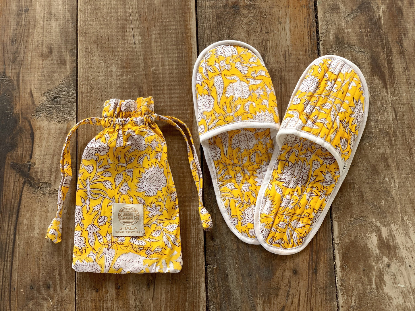 SET regalo · Camisón manga larga & zapatillas a juego · Algodón puro estampado block print artesanal en India · Amarillo estampado