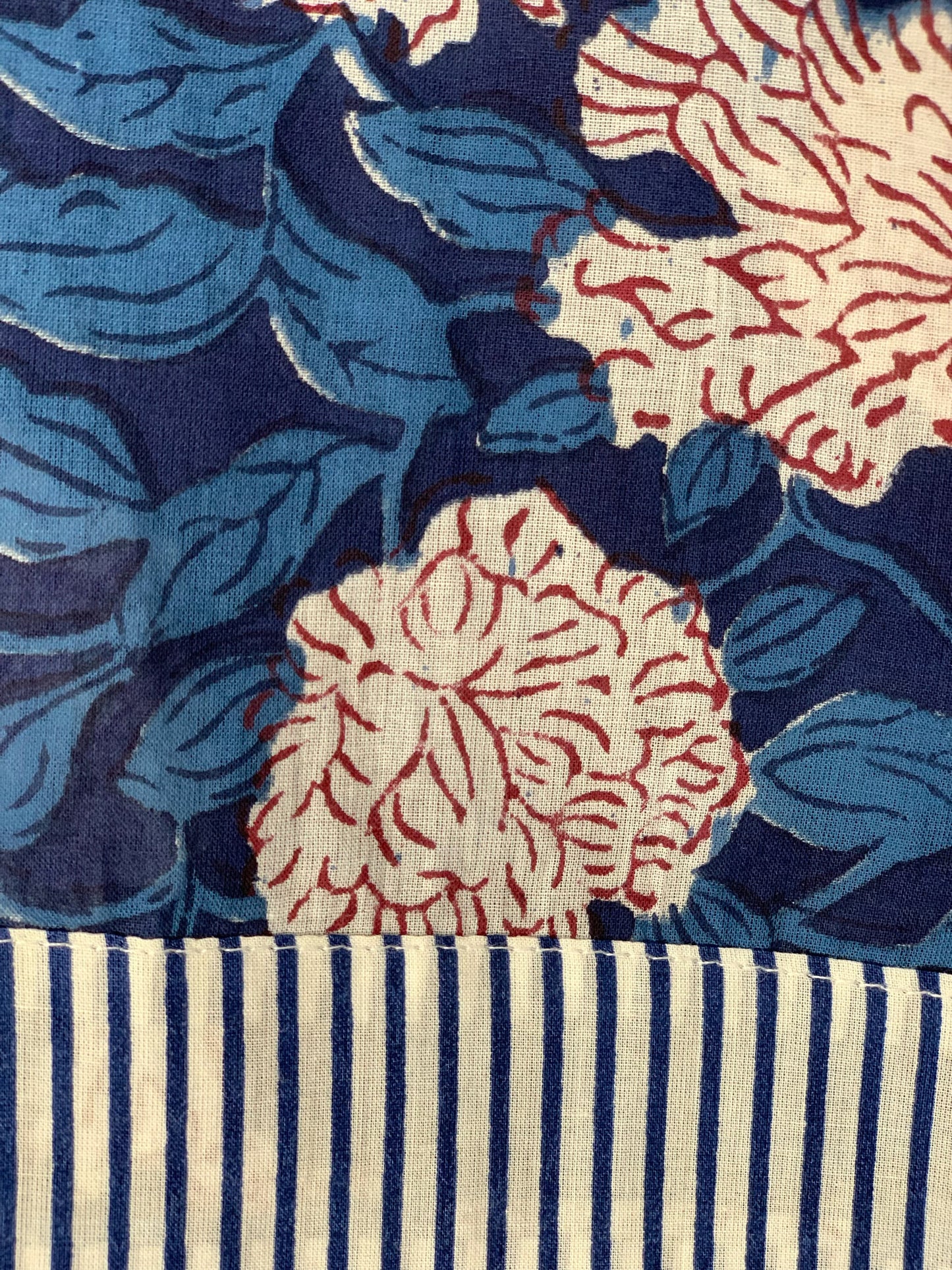 SET regalo · Pijama manga/pantalón corto & bata kimono a juego · Algodón puro estampado block print artesanal en India · Azul flores